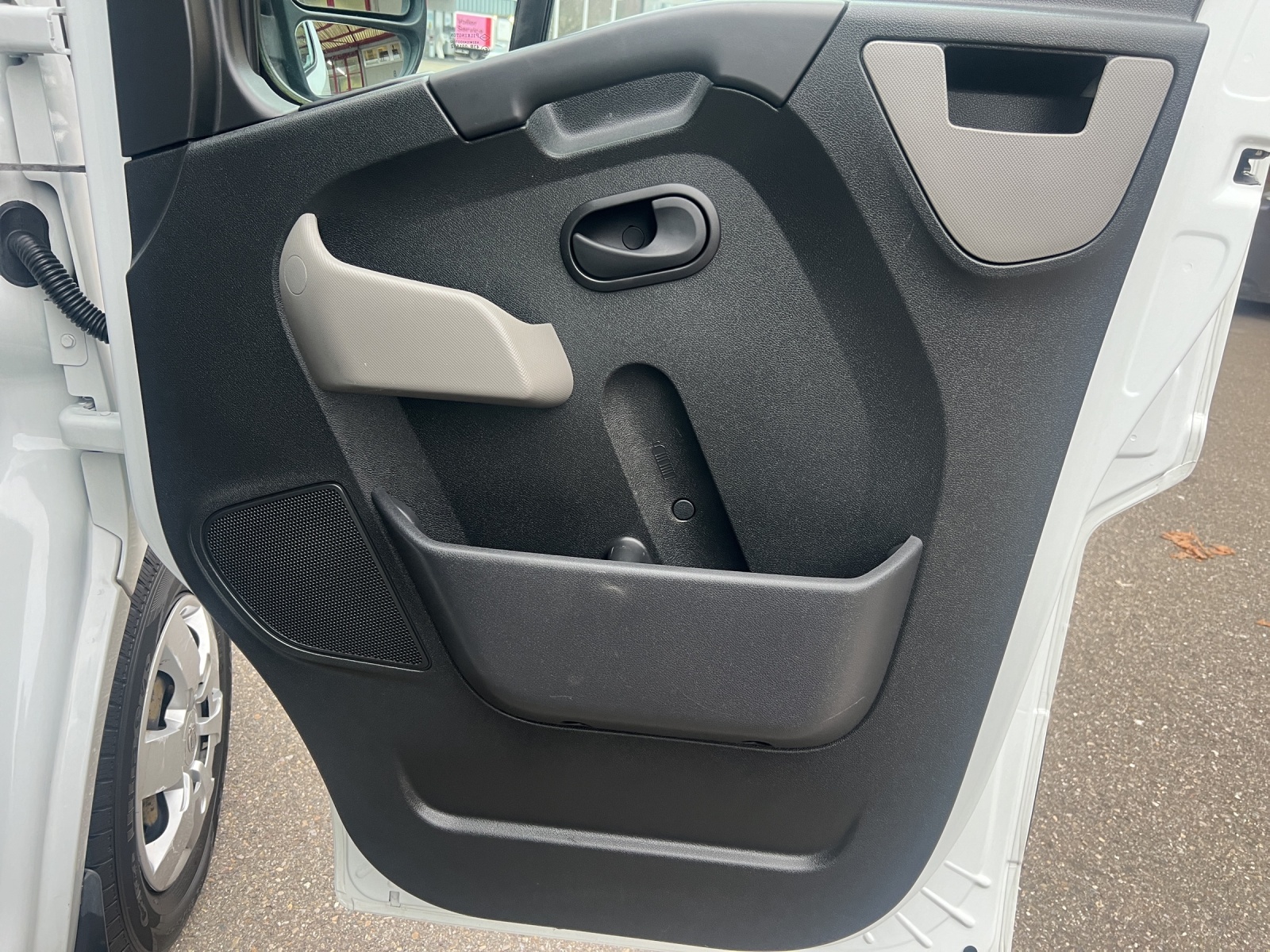 NISSAN NV400 F35.17 L2H2 FWD Comfort-image-16