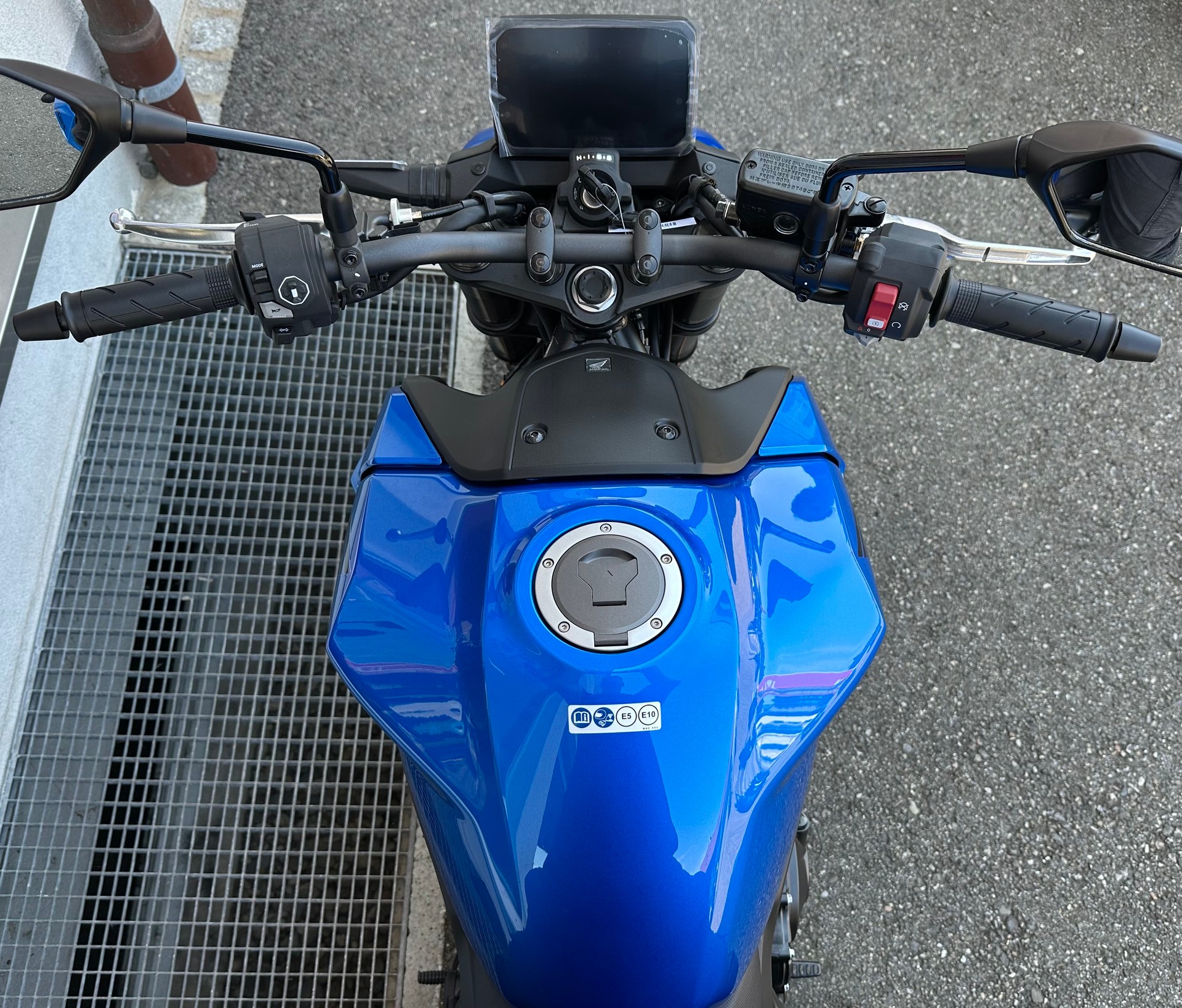 HONDA CB 750 Hornet-image-9