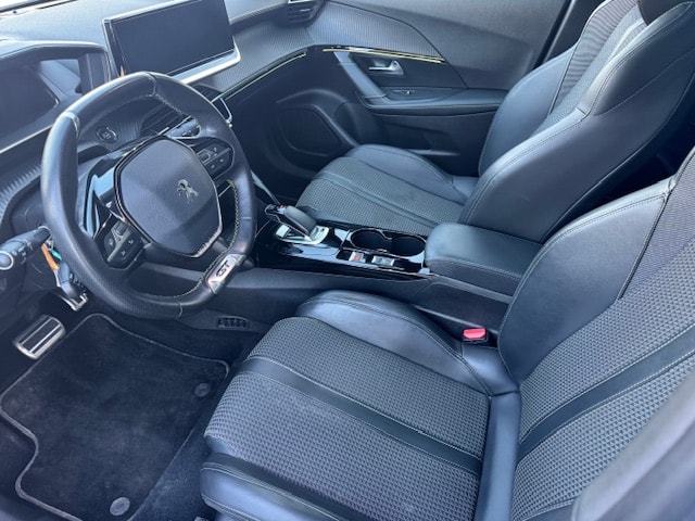 PEUGEOT 2008 e GT Line-image-4