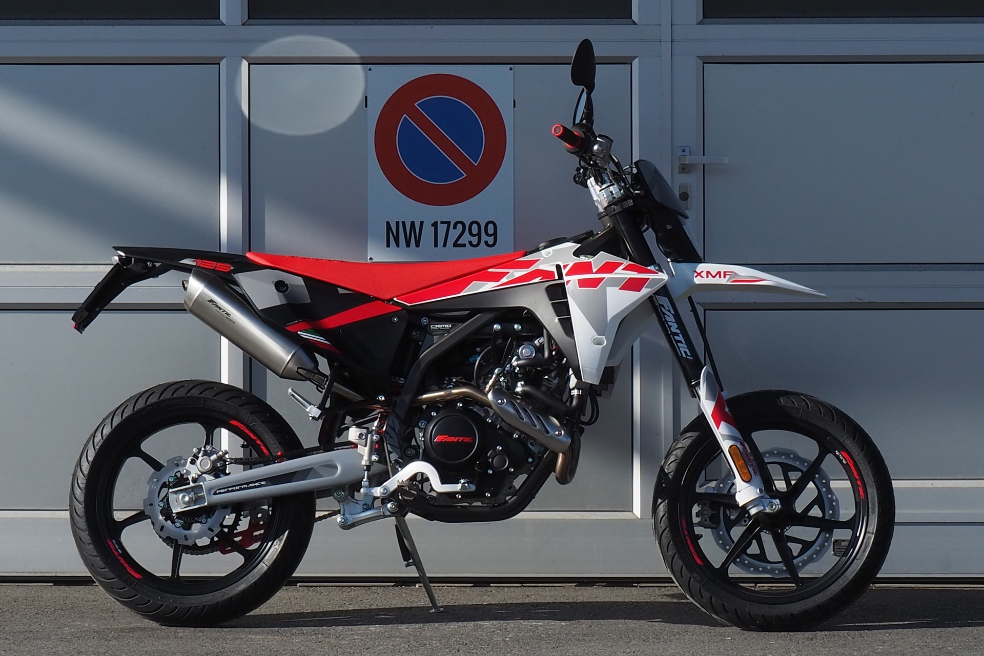 FANTIC XMF Performance 125-image-2