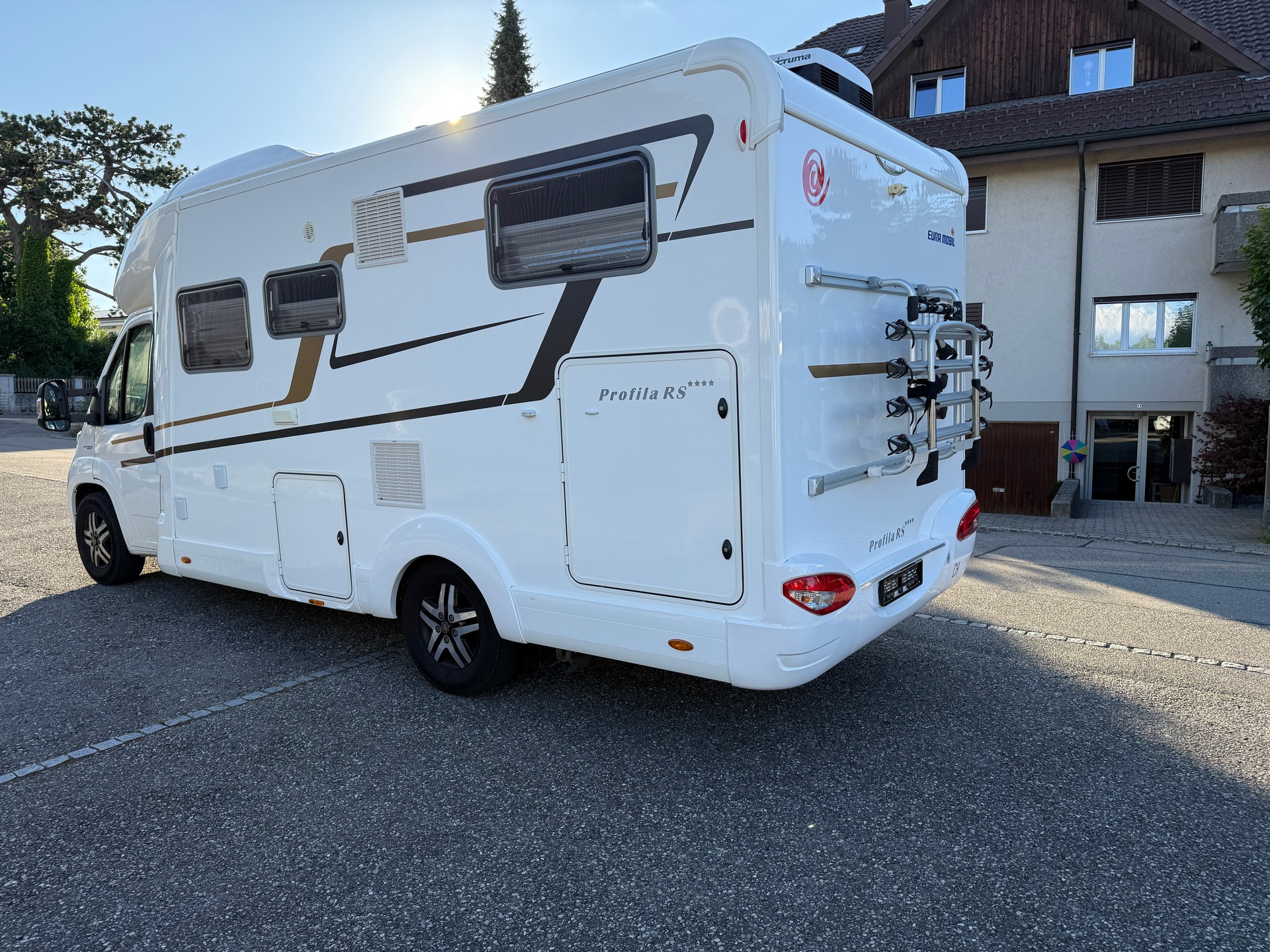 EURA MOBIL 695 EB-image-6