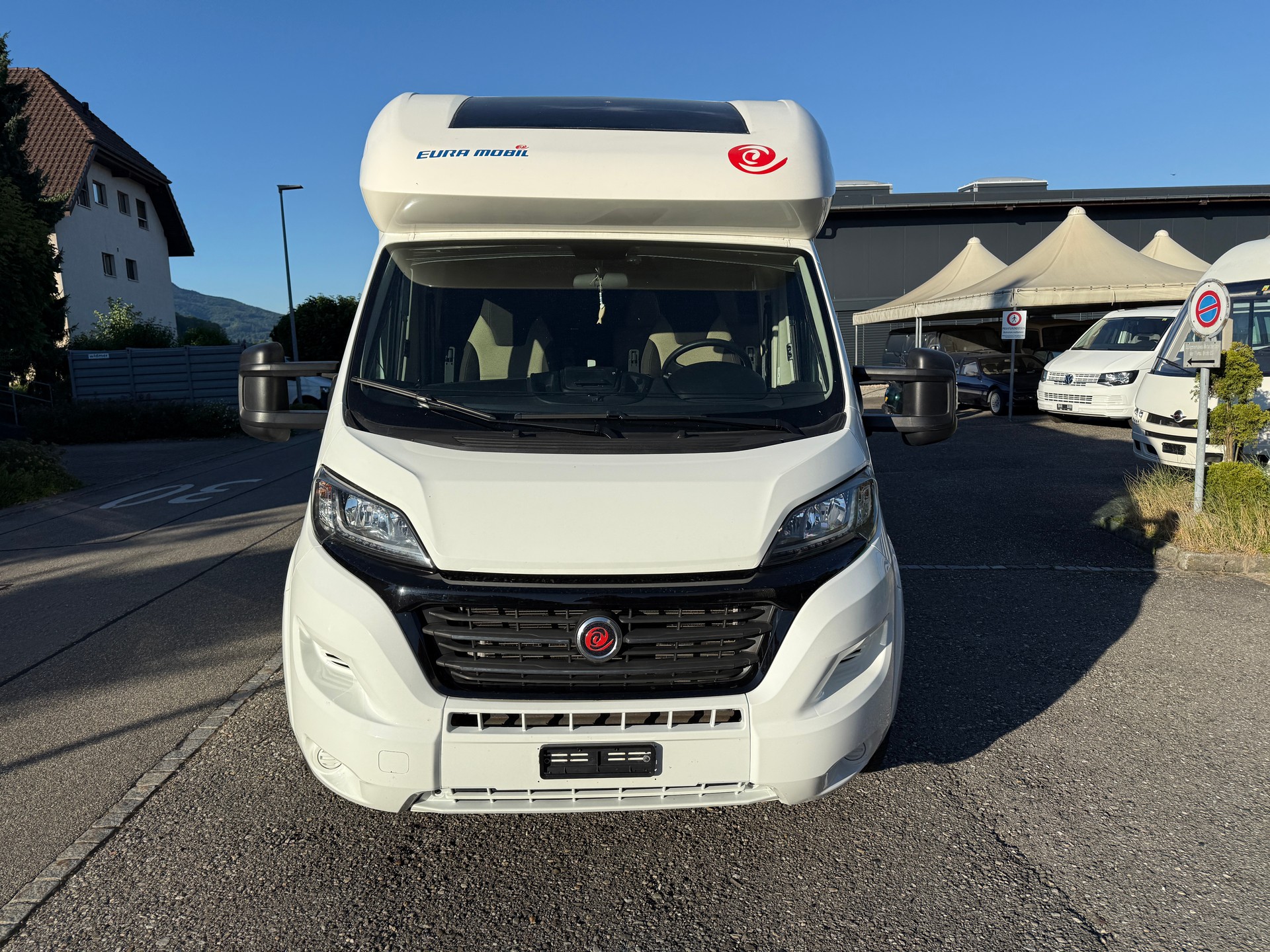 EURA MOBIL 695 EB-image-2