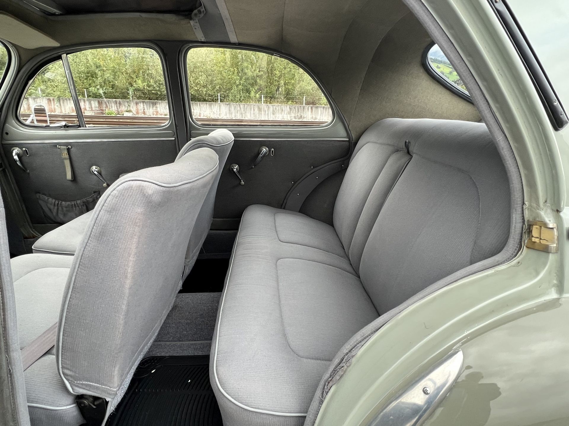 PEUGEOT 203 Berline-image-14