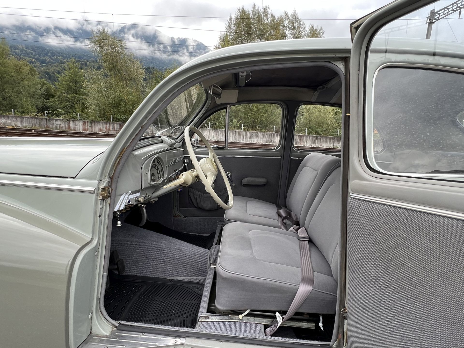 PEUGEOT 203 Berline-image-12