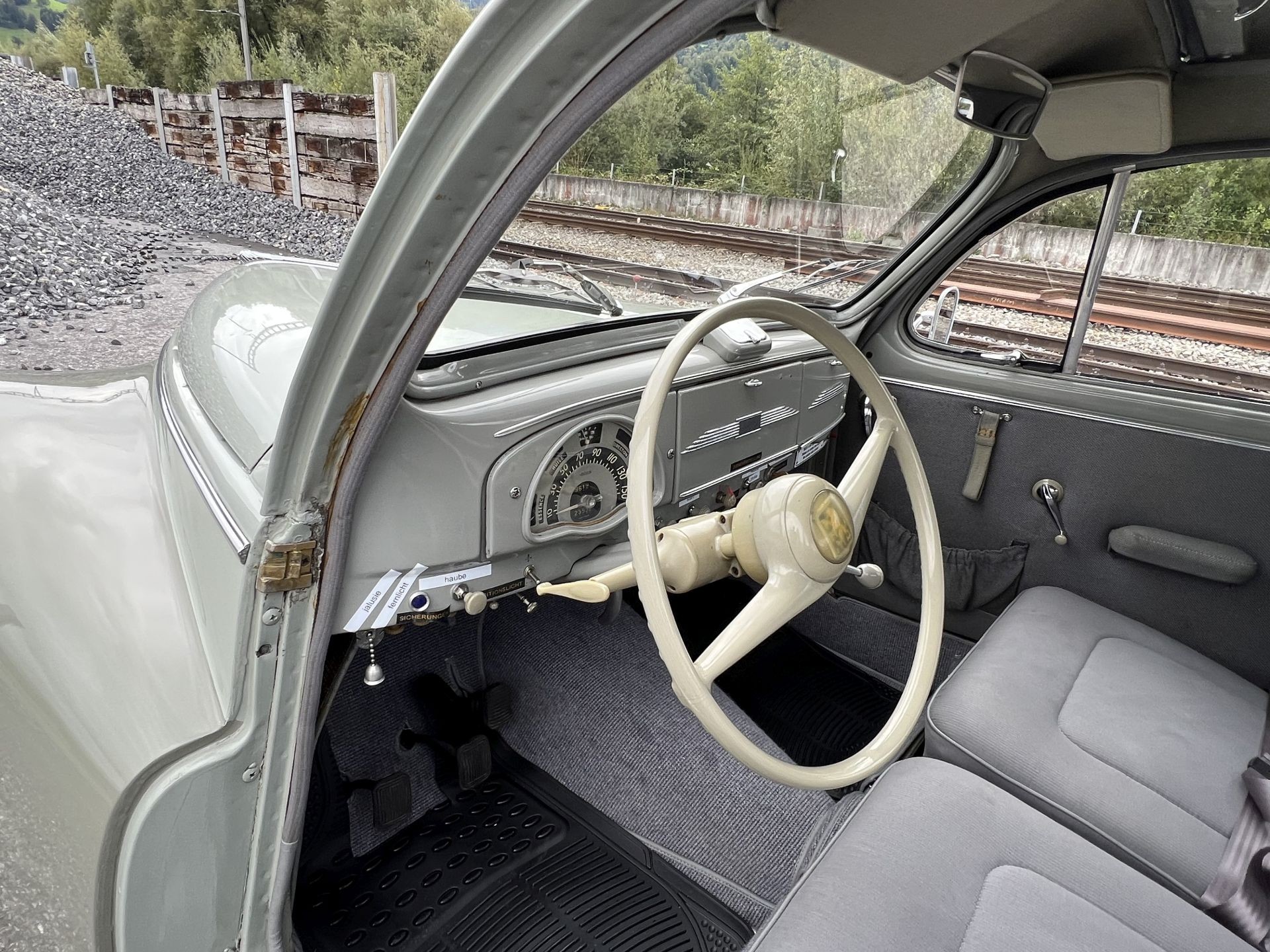 PEUGEOT 203 Berline-image-11