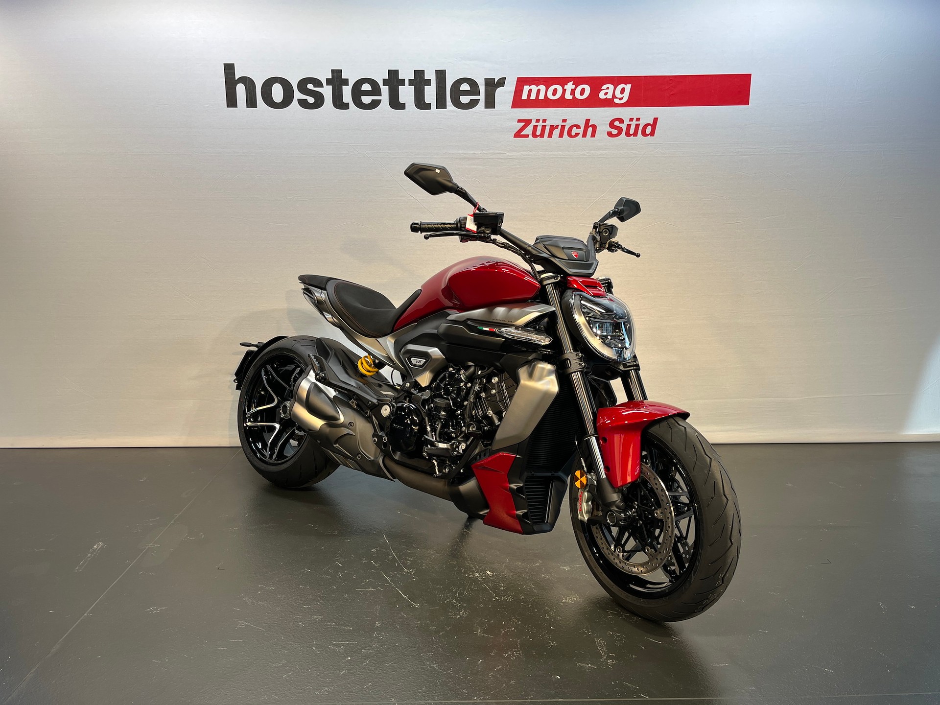 DUCATI X Diavel V4-image-0