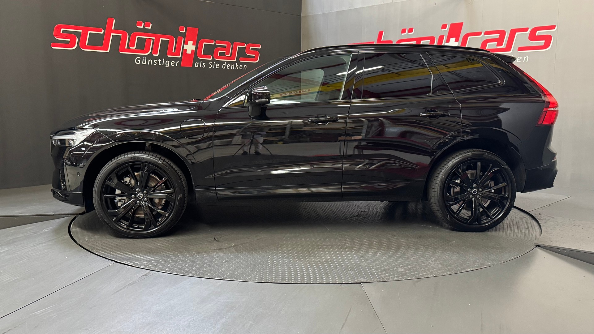 VOLVO MY26 XC60 T6 eAWD PluginHybrid Black Edition Geartronic-showroom-element-2