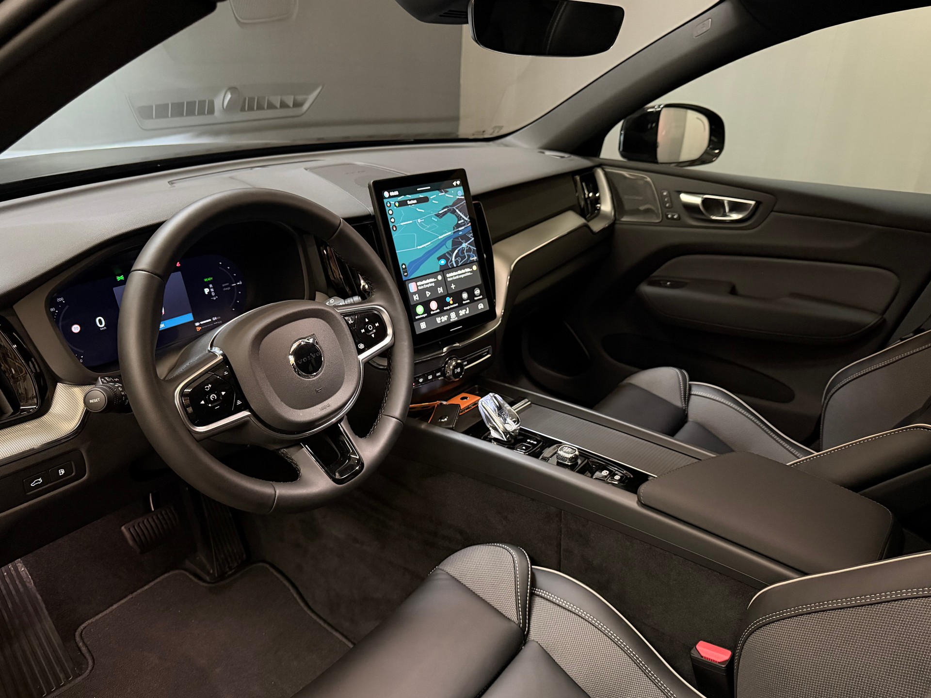 VOLVO MY26 XC60 T6 eAWD PluginHybrid Black Edition Geartronic-image-10