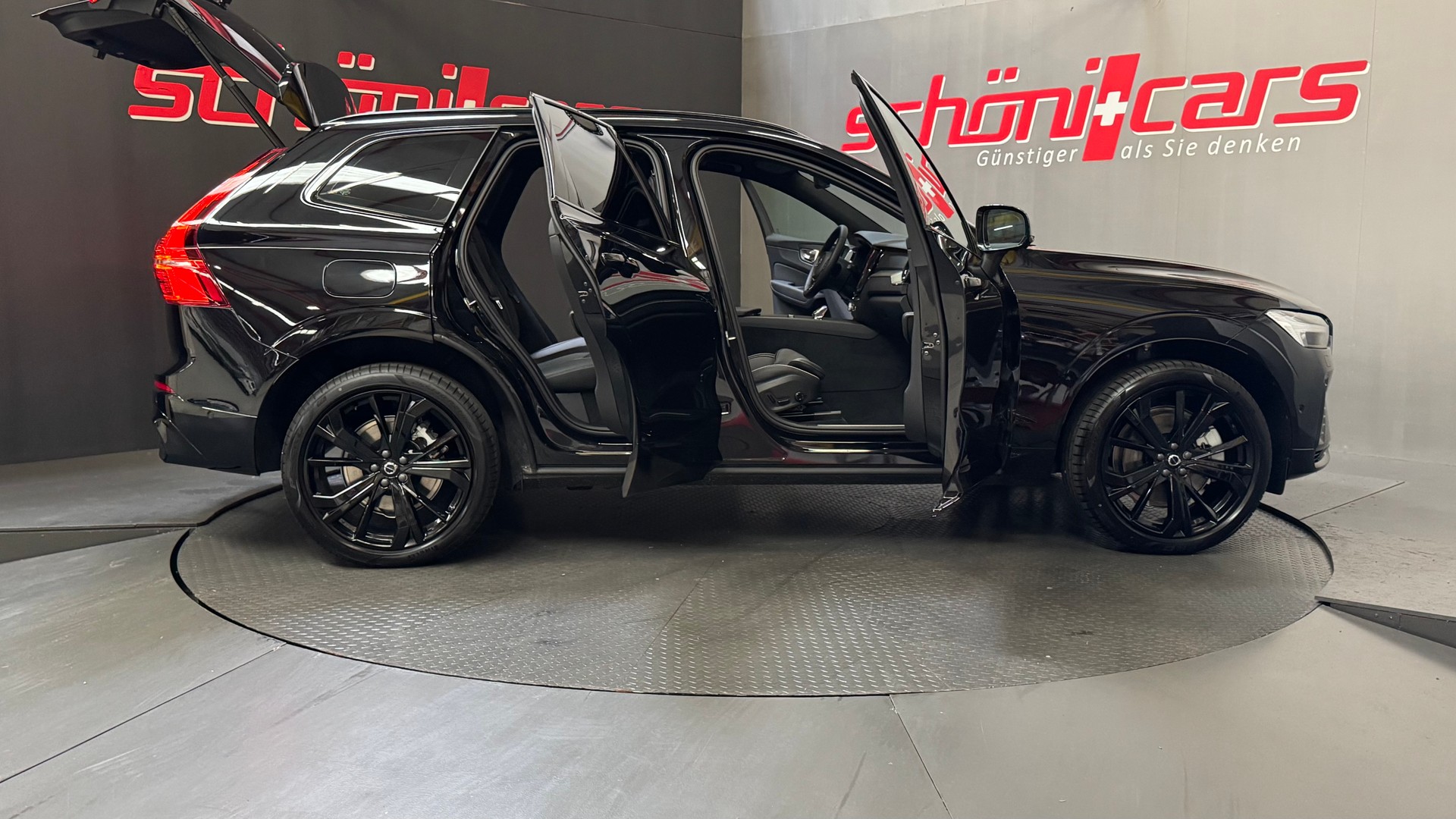 VOLVO MY26 XC60 T6 eAWD PluginHybrid Black Edition Geartronic-showroom-element-3
