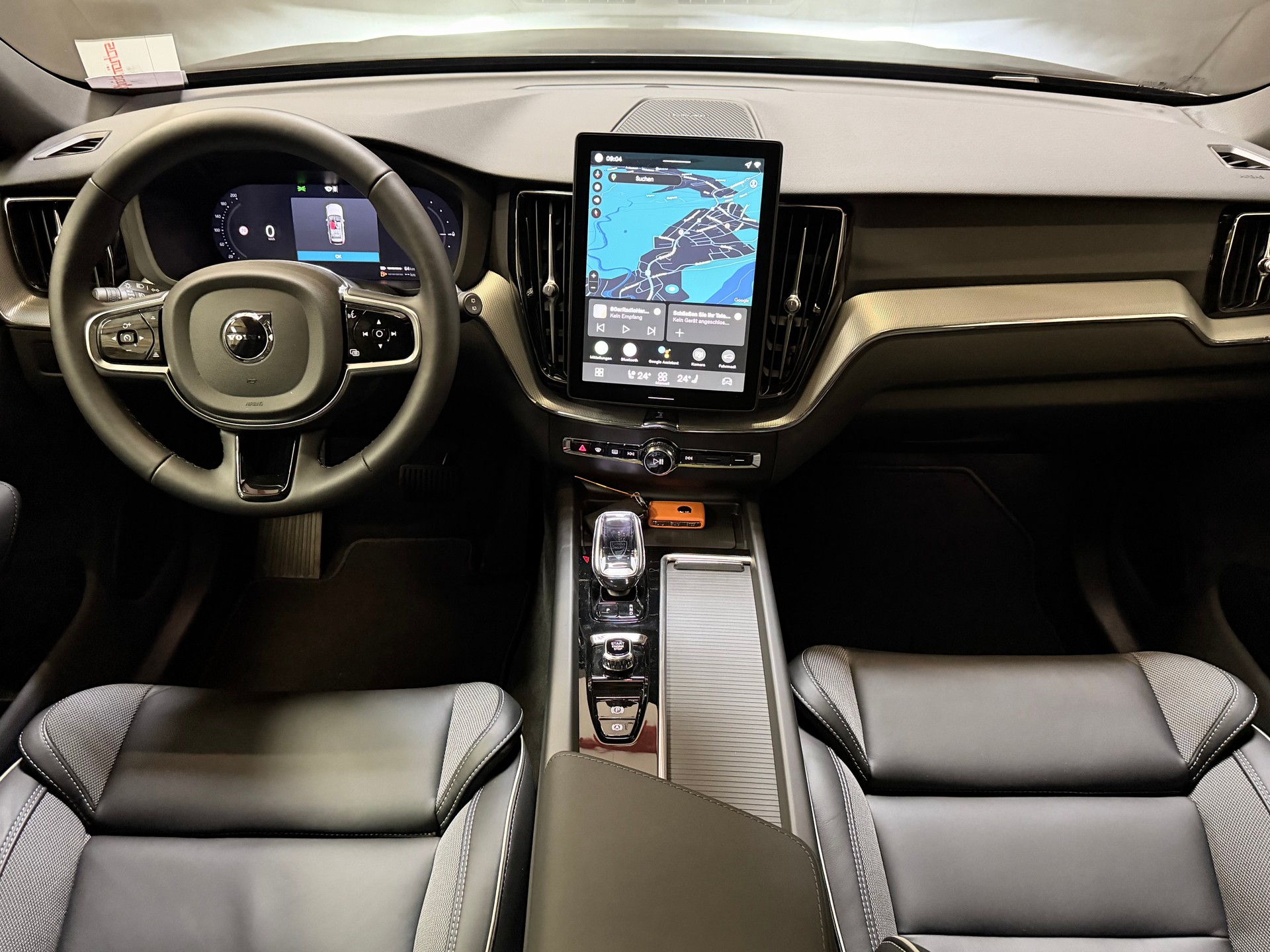 VOLVO MY26 XC60 T6 eAWD PluginHybrid Black Edition Geartronic-image-13