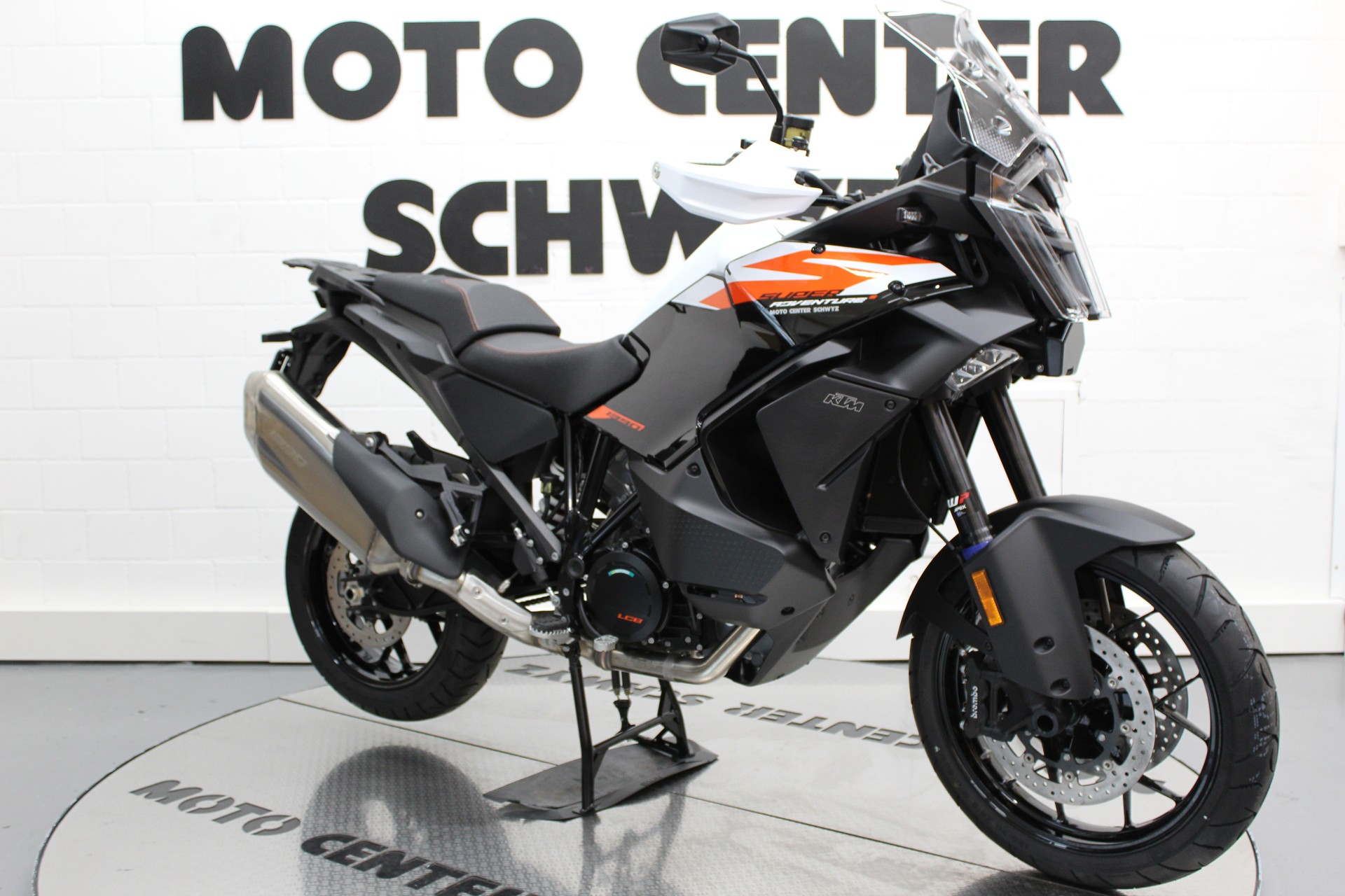KTM 1390 Super Adventure S EVO-image-1