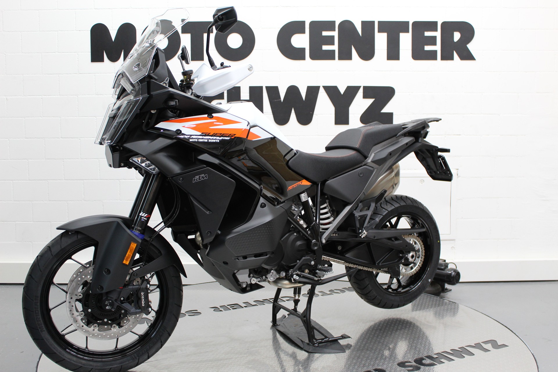 KTM 1390 Super Adventure S EVO-image-4
