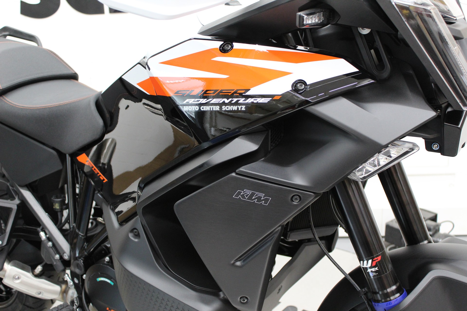 KTM 1390 Super Adventure S EVO-image-7