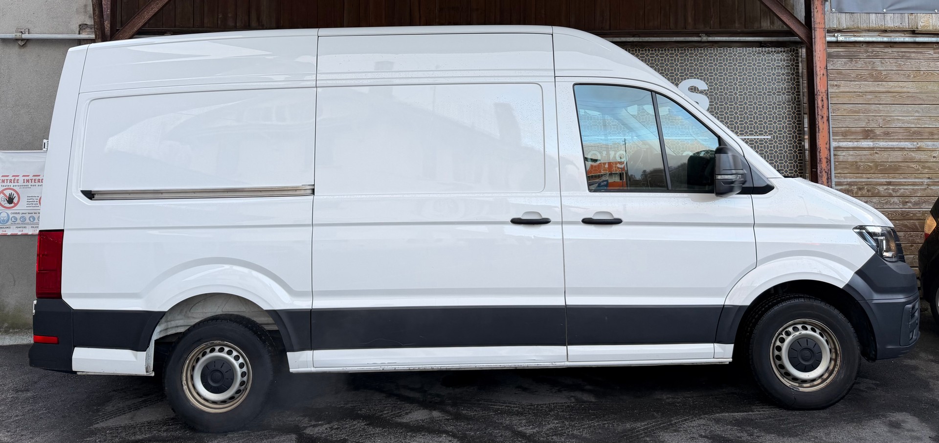 VW VW Crafter 35 2.0 TDI Entry L3 A-image-5