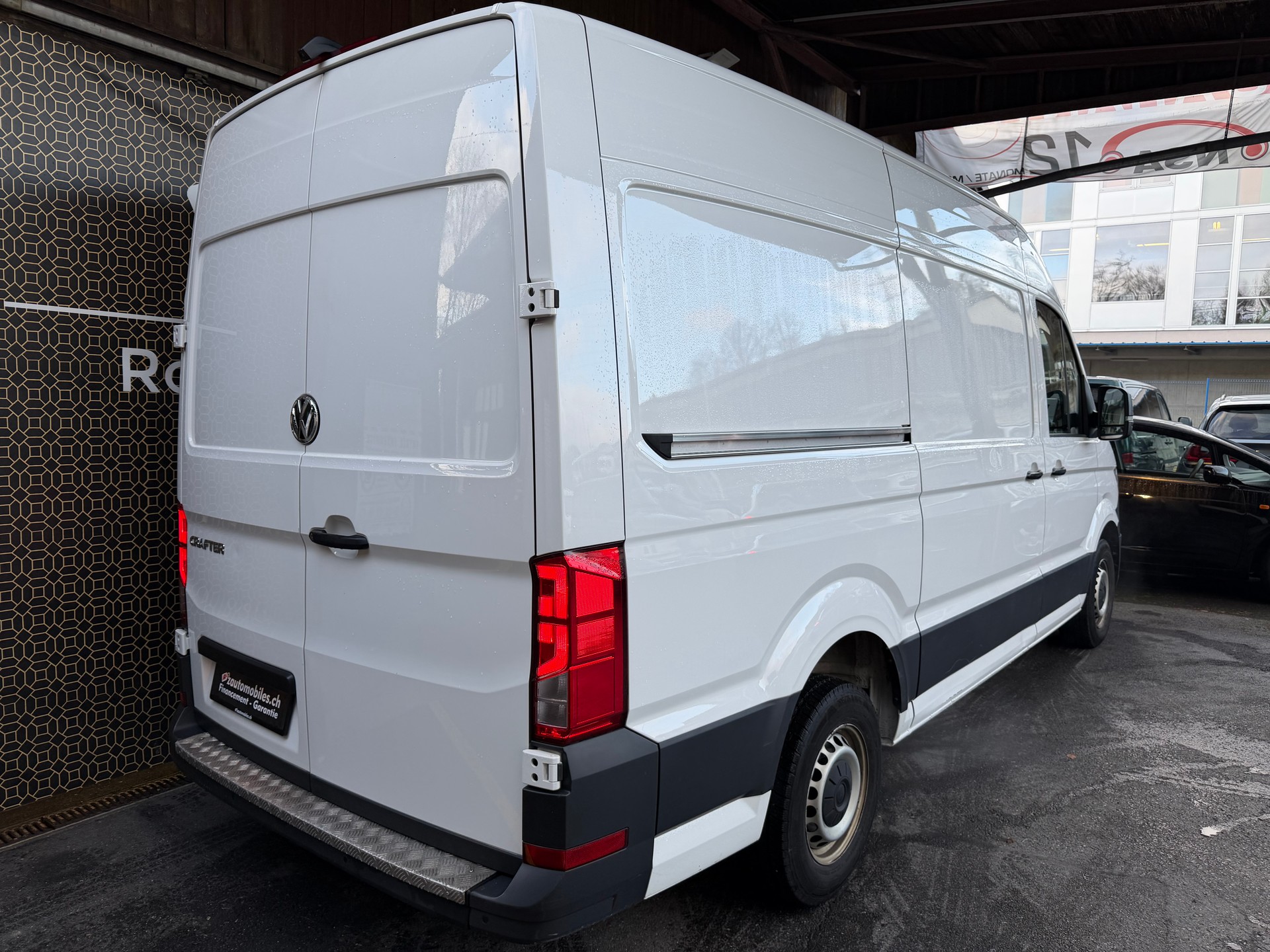 VW VW Crafter 35 2.0 TDI Entry L3 A-image-4
