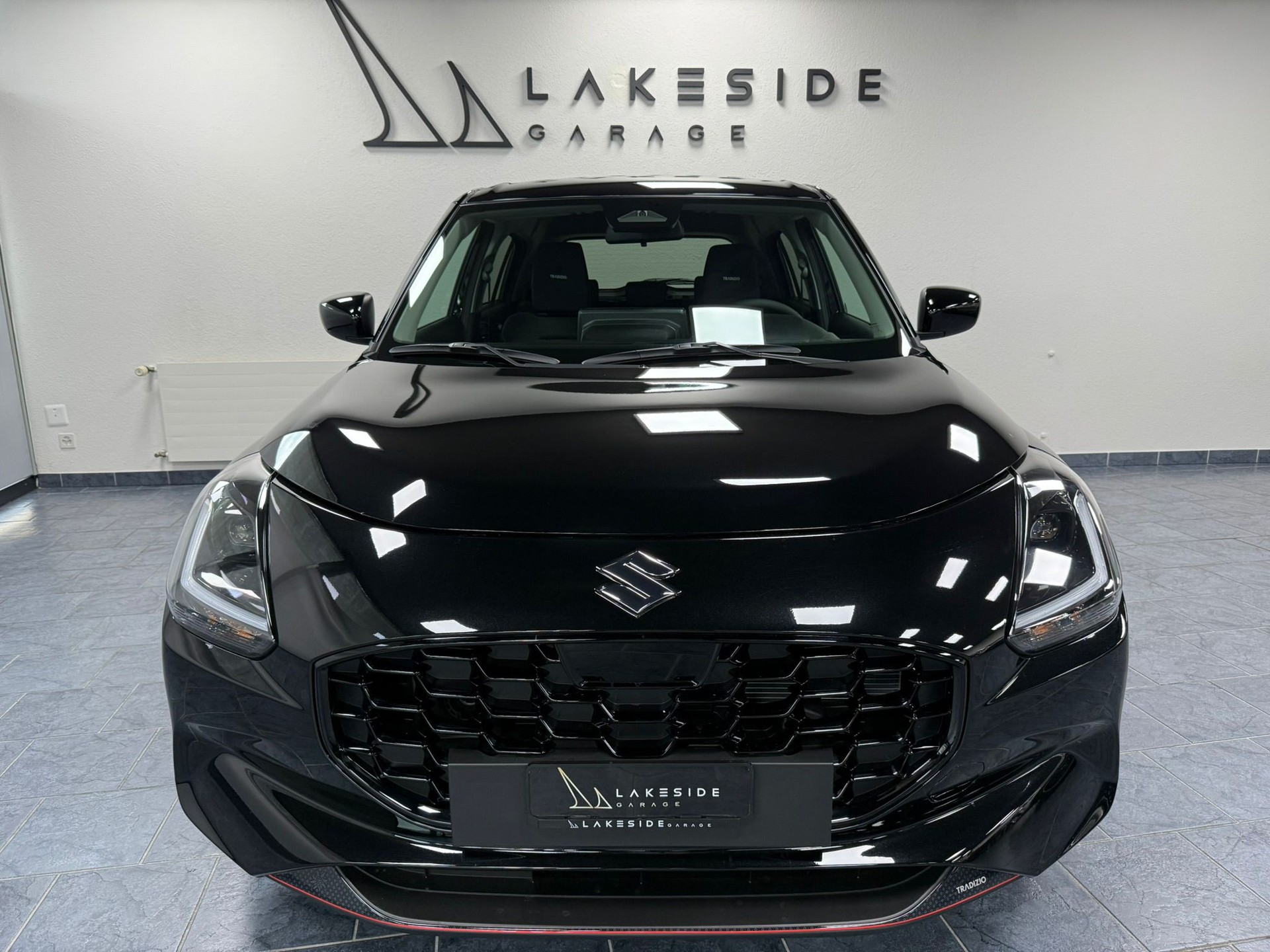 SUZUKI Swift 1.2 Tradizio Hybrid CVT-showroom-element-1