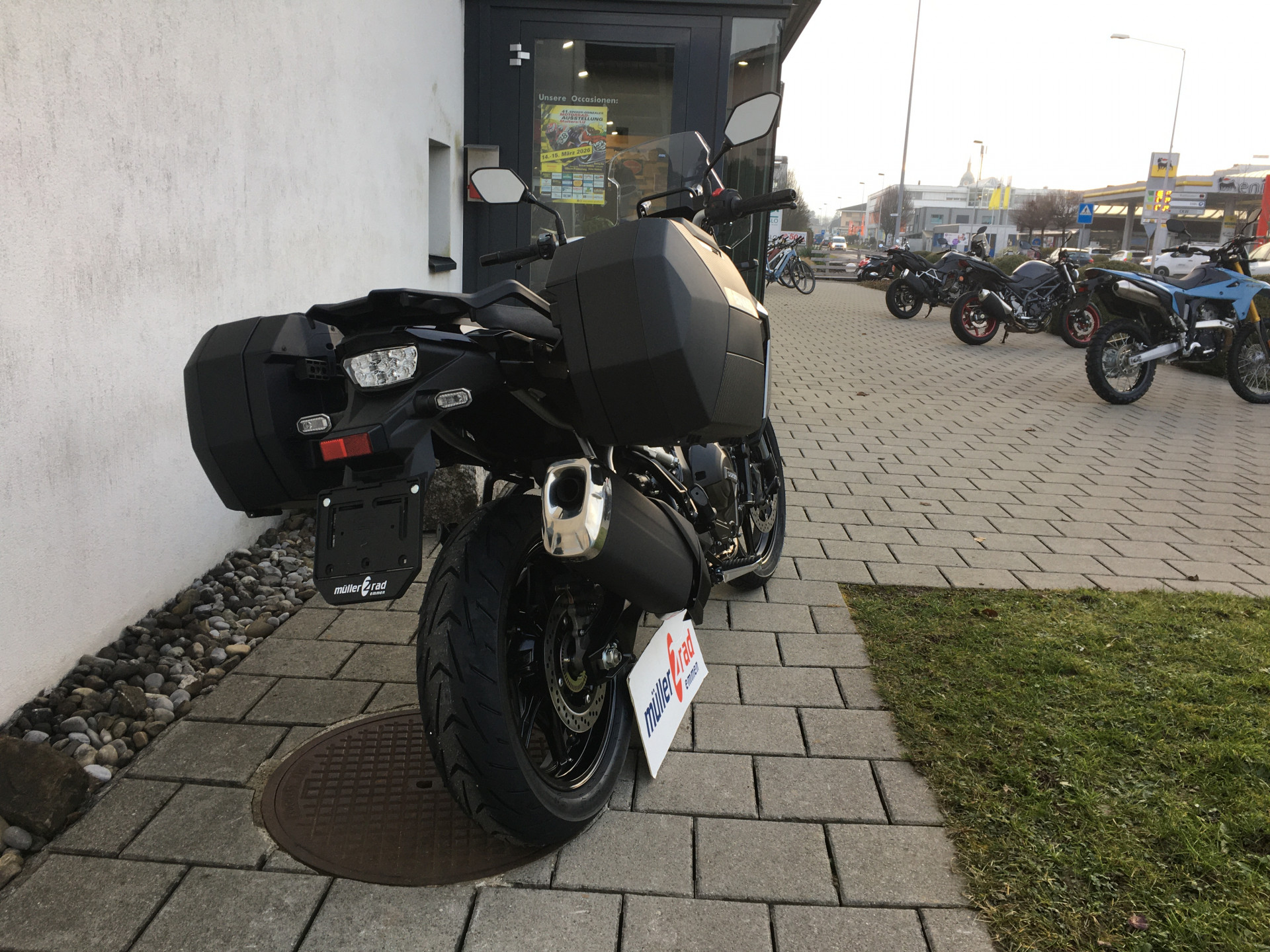 SUZUKI DL 800 V-Strom-image-2