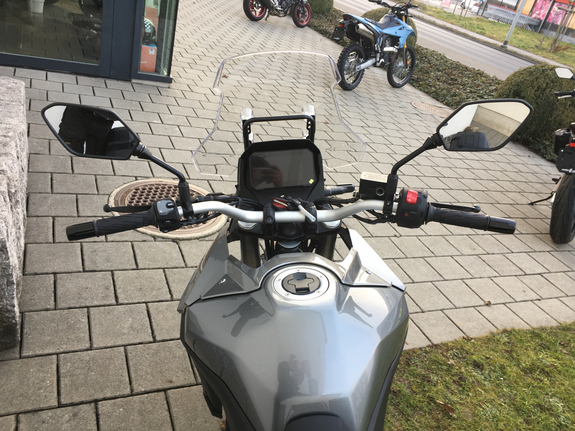 SUZUKI DL 800 V-Strom-image-4