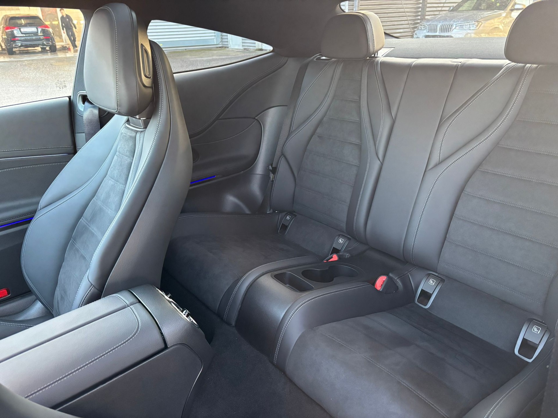 MERCEDES-BENZ CLE 200 AMG-Line 4Matic Coupé-image-9