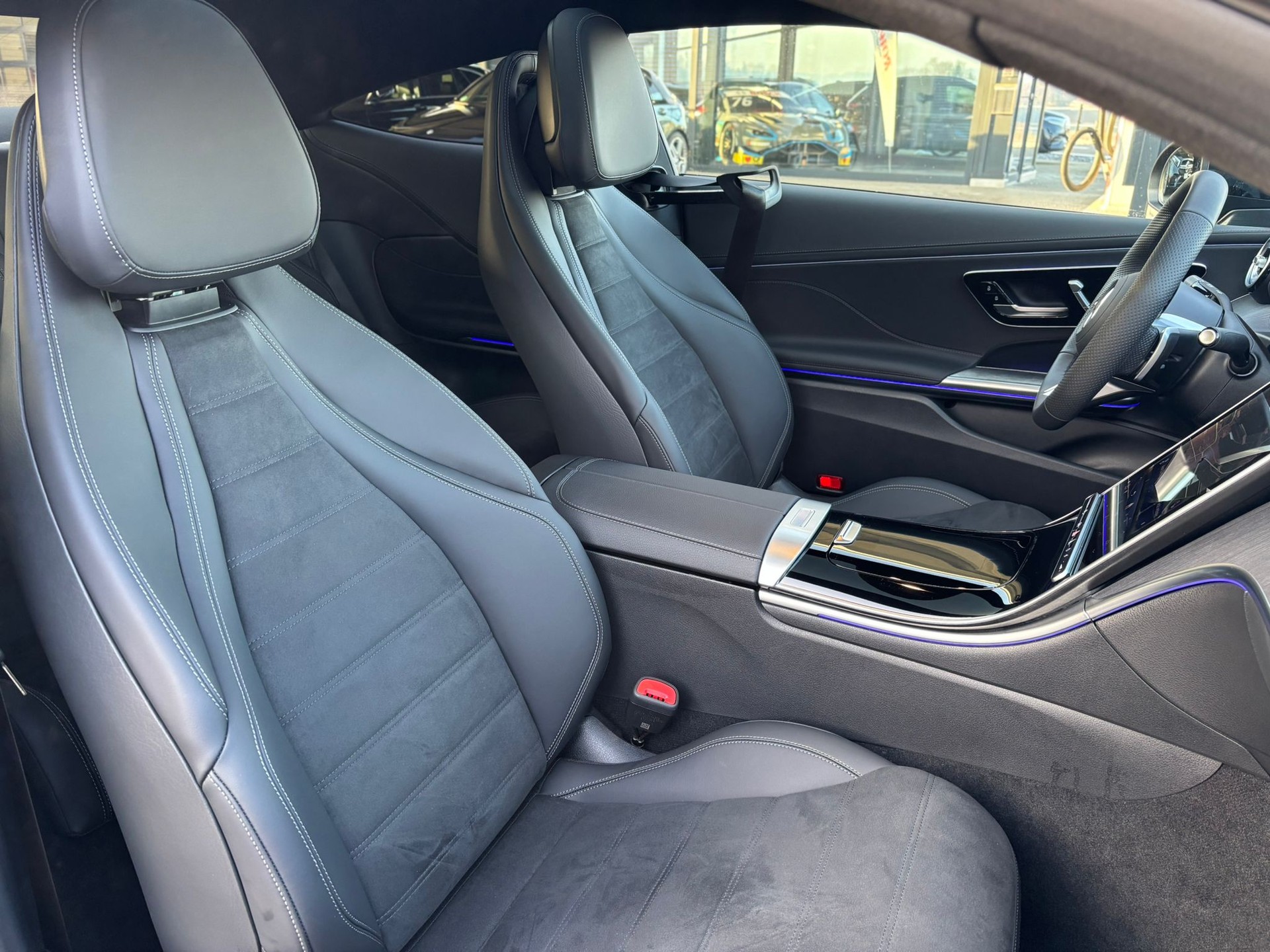 MERCEDES-BENZ CLE 200 AMG-Line 4Matic Coupé-image-8