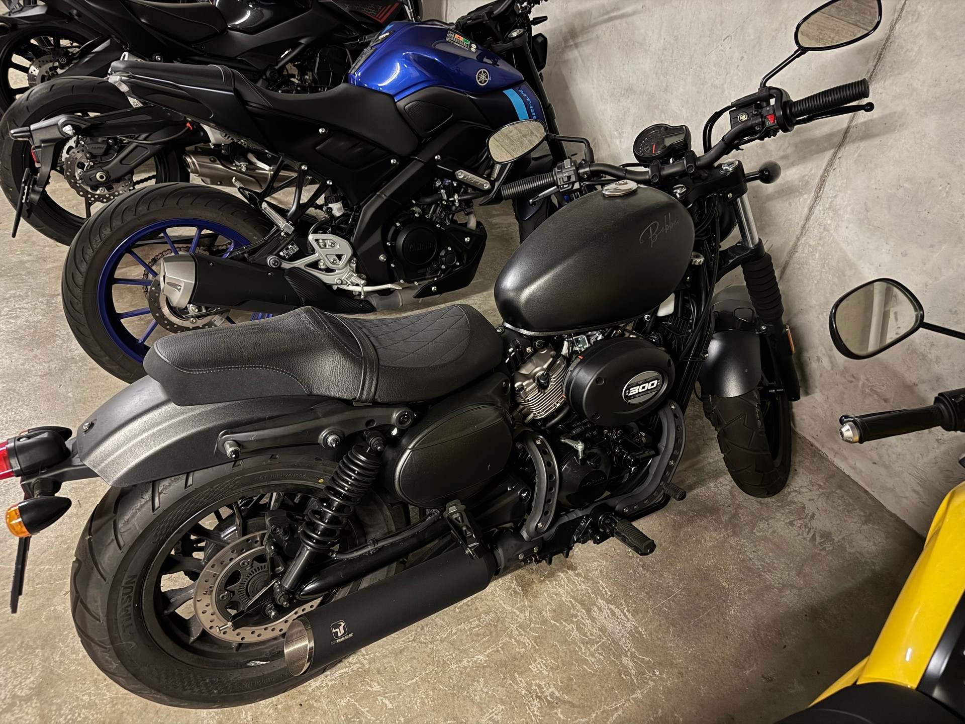 HYOSUNG GV 300 Bobber