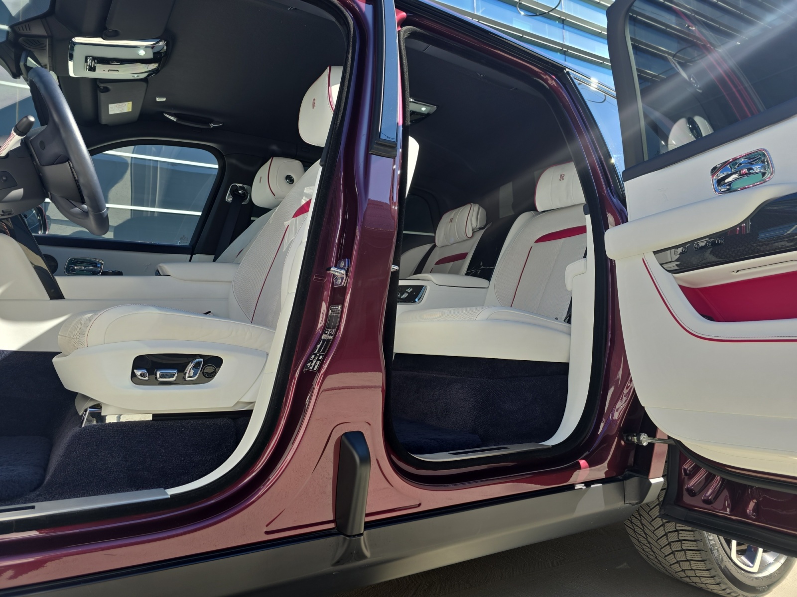 ROLLS-ROYCE Cullinan Serie I Black Badge - Herstellergarantie bis Mai 2027-image-7