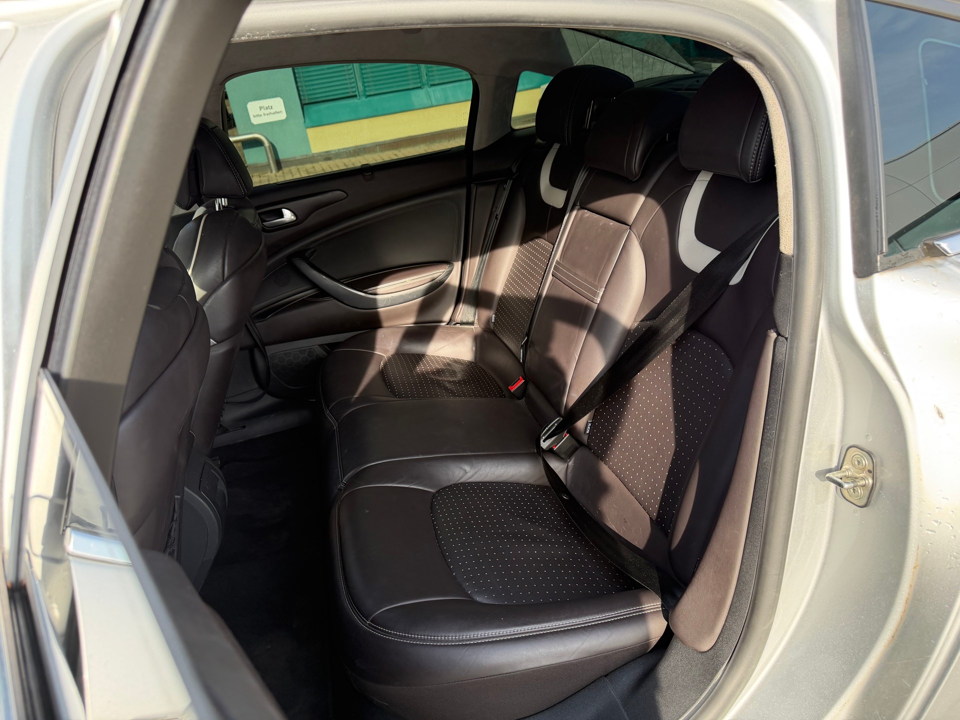 CITROEN C5 Berline 2.7 HDi V6 Exclusive Automatic-image-12