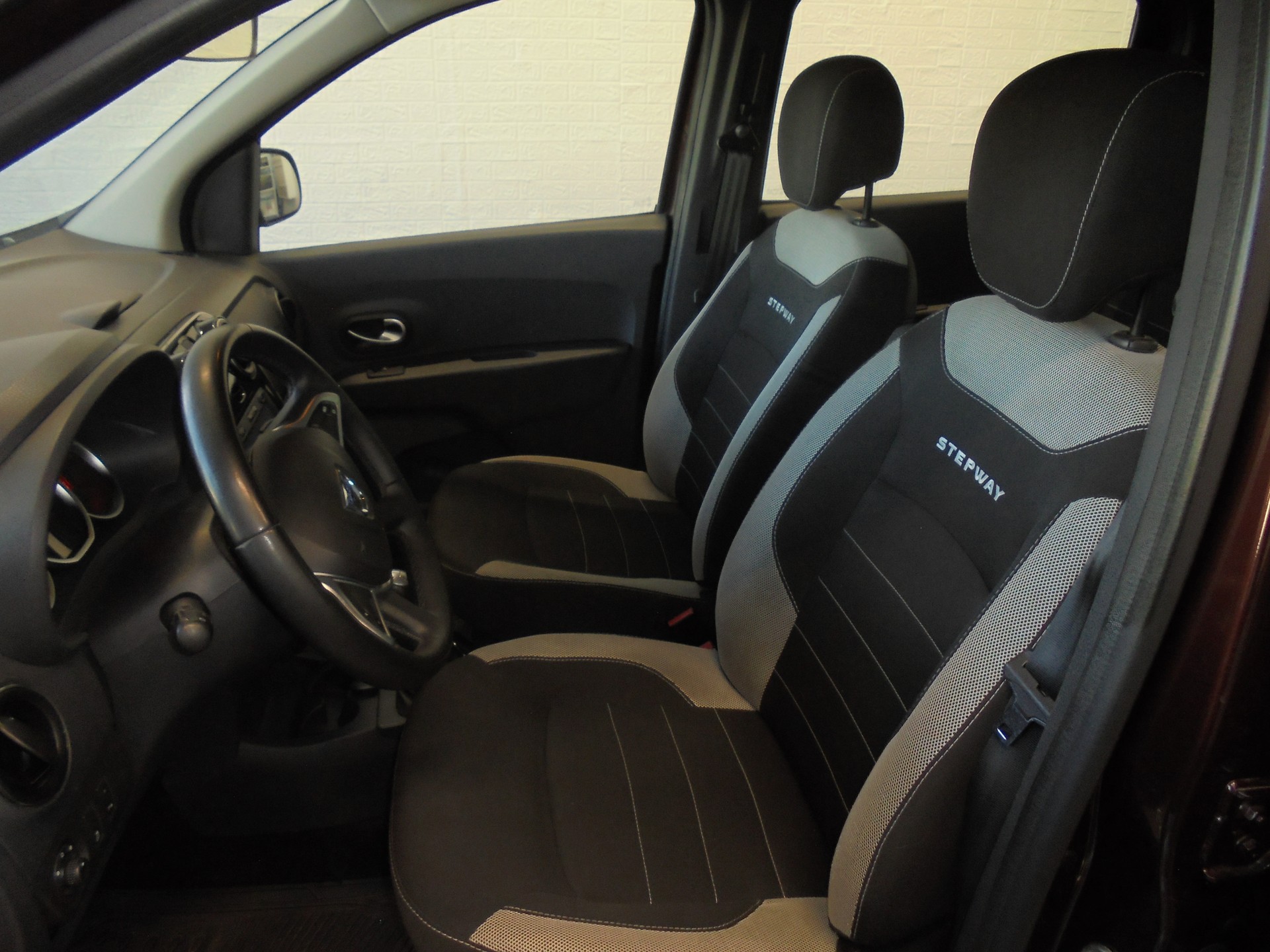DACIA Lodgy 1.2 T Stepway 7PL-image-4