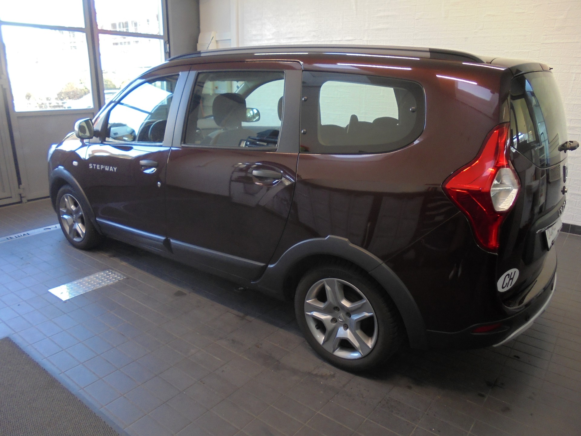 DACIA Lodgy 1.2 T Stepway 7PL-image-2