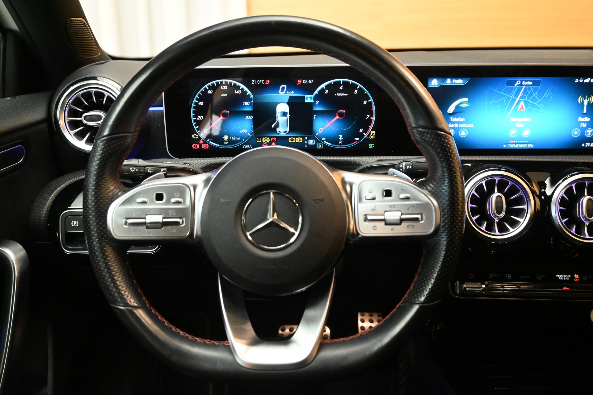 MERCEDES-BENZ A 220 AMG Line 7G-DCT 4Matic-image-9