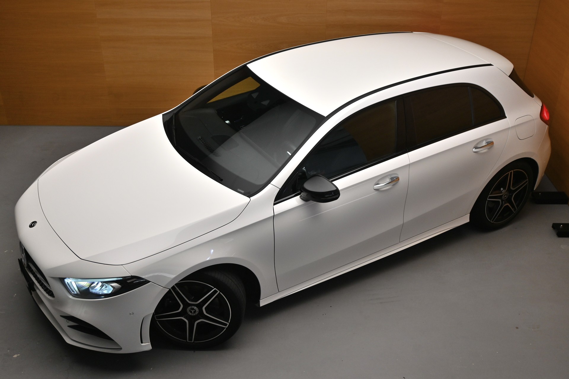 MERCEDES-BENZ A 220 AMG Line 7G-DCT 4Matic-showroom-element-1
