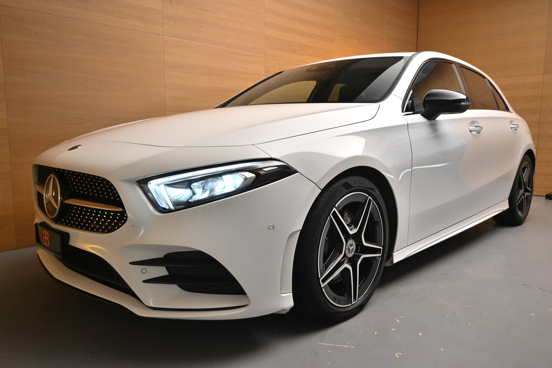 MERCEDES-BENZ A 220 AMG Line 7G-DCT 4Matic-showroom-element-2