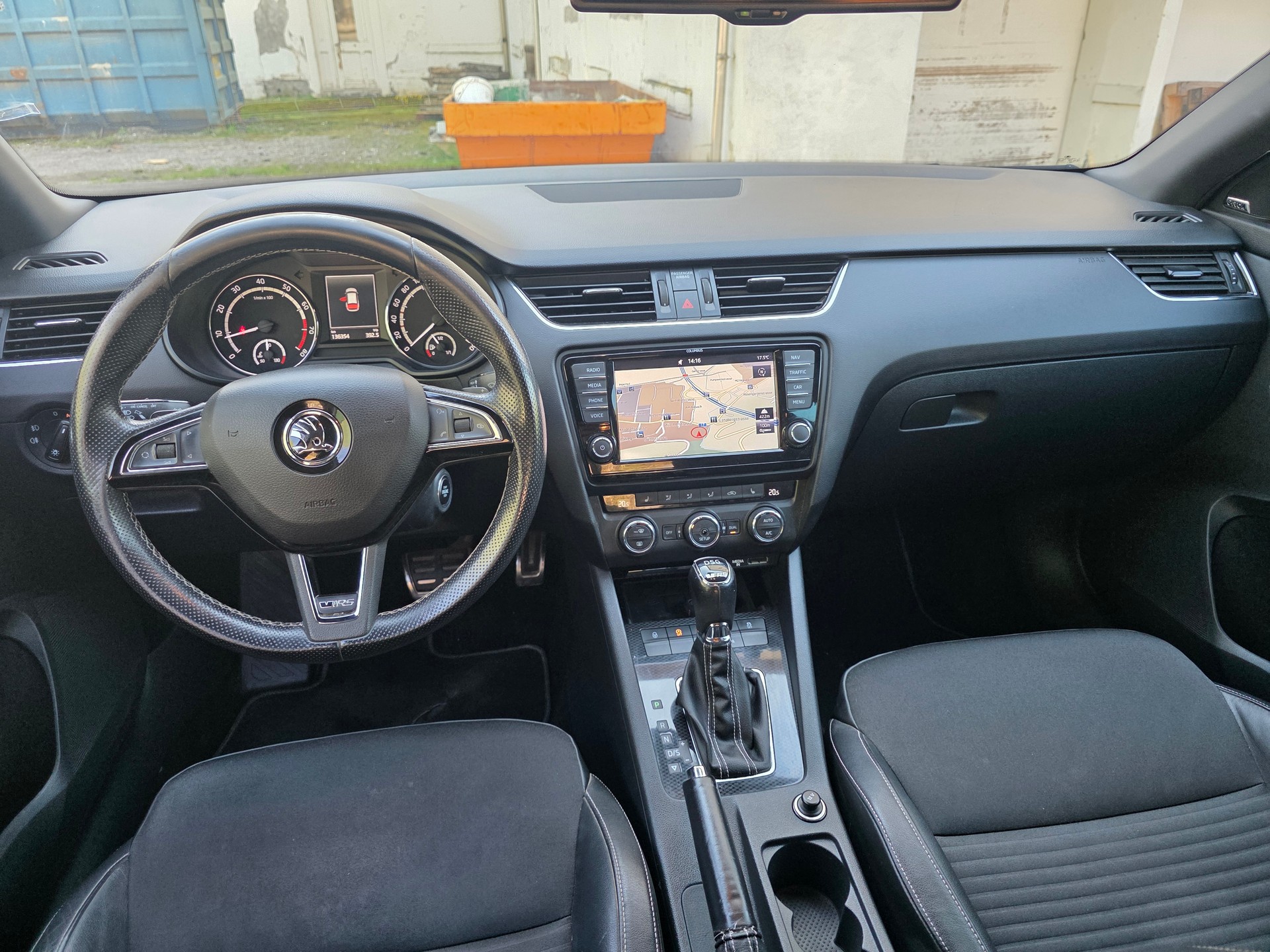 SKODA Octavia Combi 2.0 TSI RS DSG-image-18