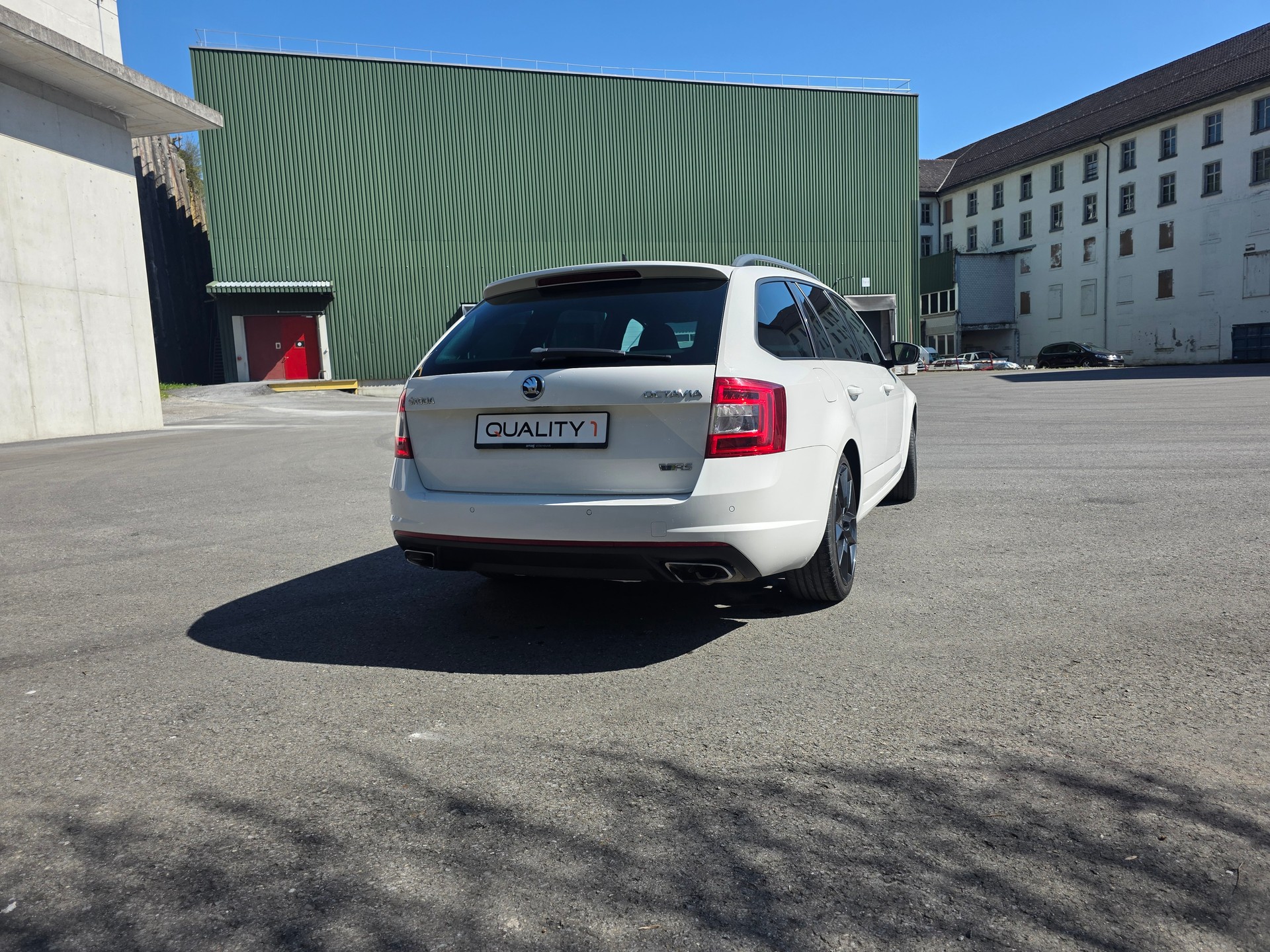 SKODA Octavia Combi 2.0 TSI RS DSG-image-17