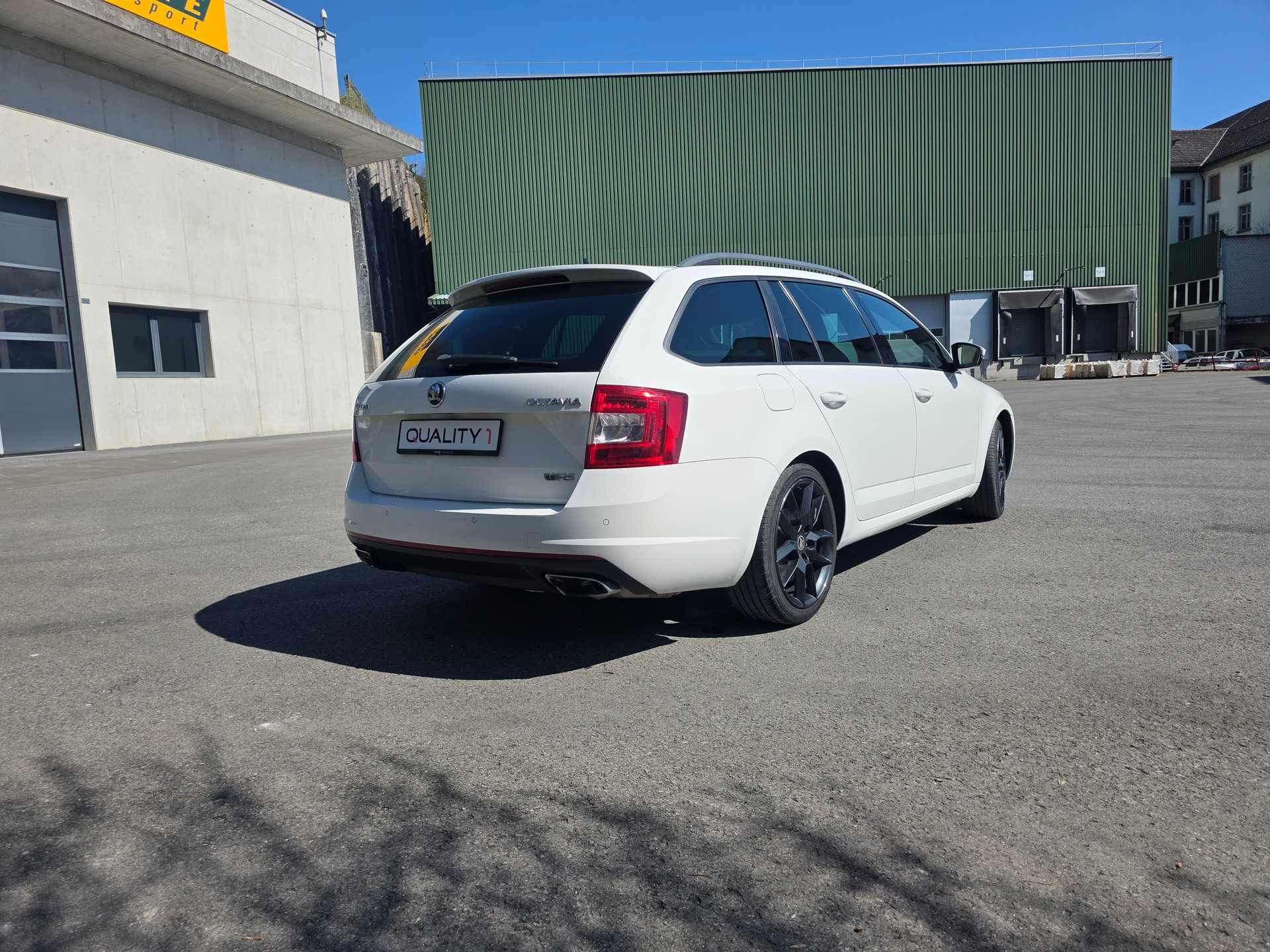 SKODA Octavia Combi 2.0 TSI RS DSG-image-15