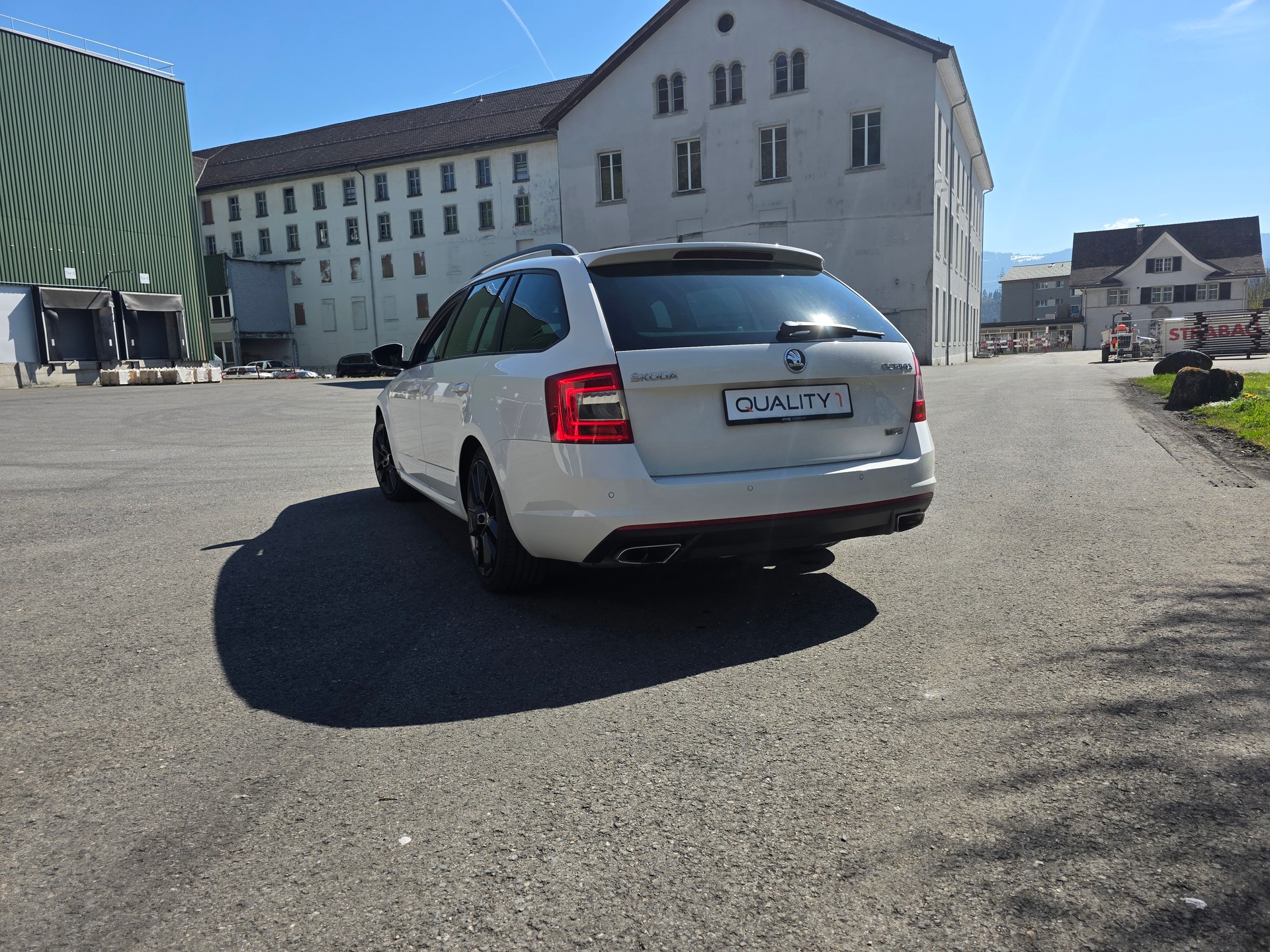 SKODA Octavia Combi 2.0 TSI RS DSG-image-16