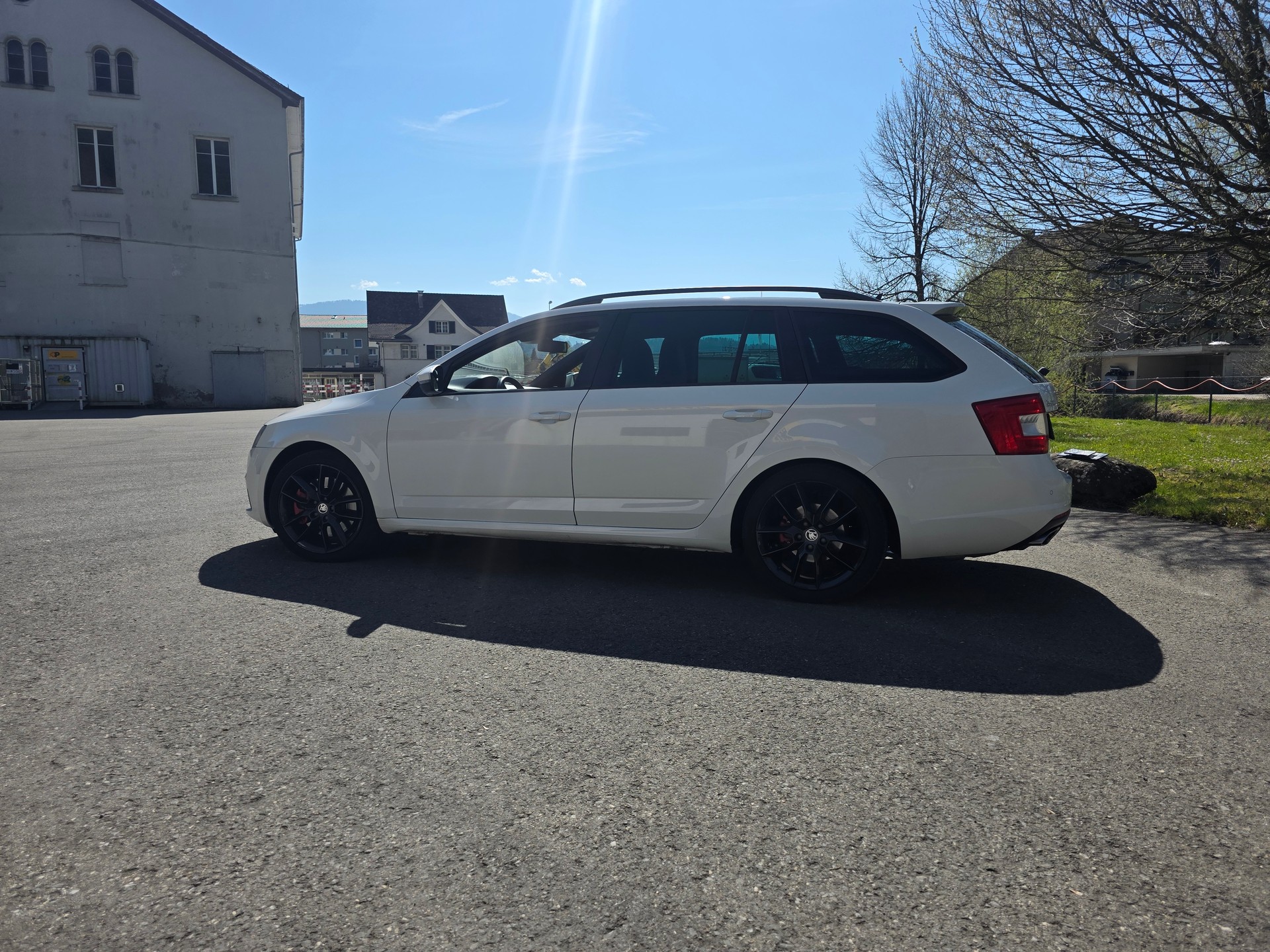 SKODA Octavia Combi 2.0 TSI RS DSG-image-13