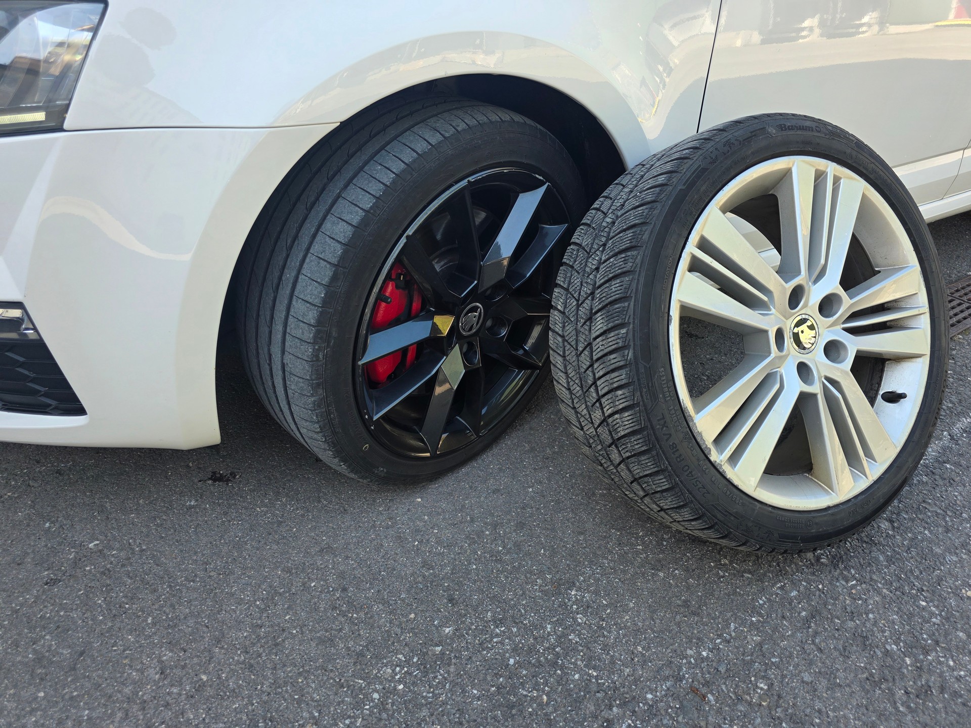 SKODA Octavia Combi 2.0 TSI RS DSG-image-24