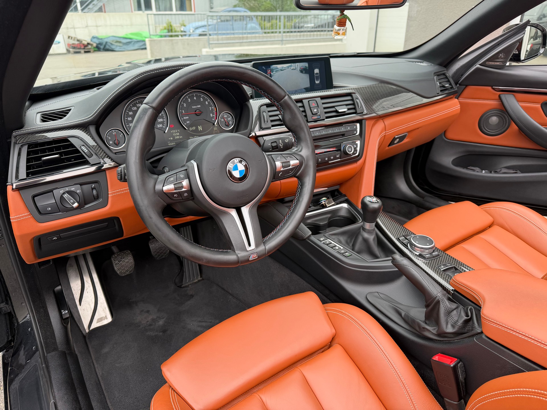 BMW M4 Cabriolet-image-11
