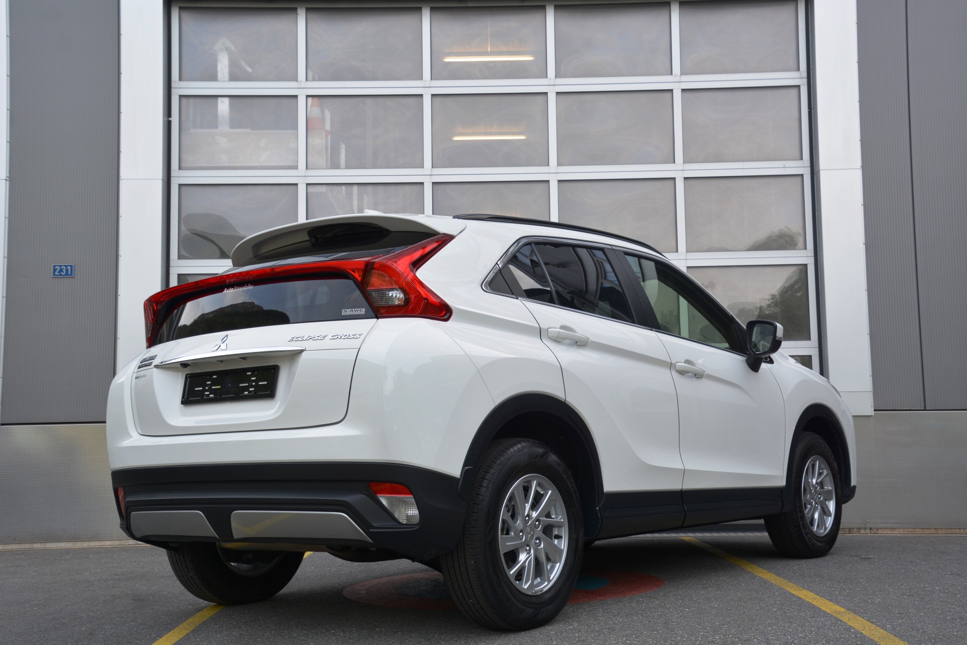 MITSUBISHI Eclipse Cross 1.5 T-Mivec Value 4WD CVT-image-1