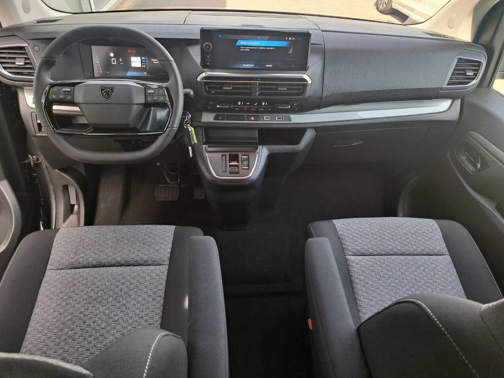 PEUGEOT Traveller Standard 2.2 BlueHDi 180cv Family Edition-image-12