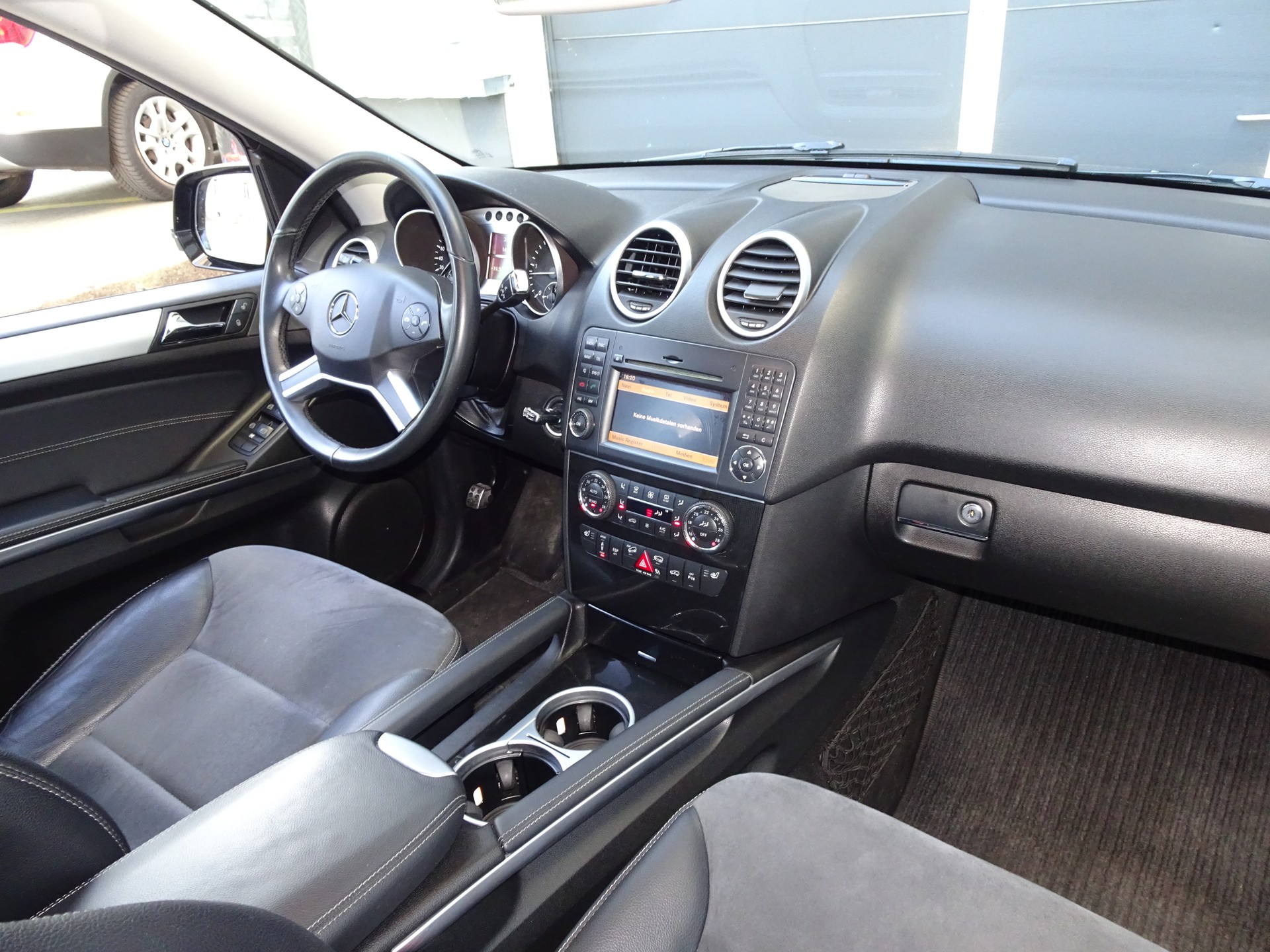 MERCEDES-BENZ ML 300 CDI Blue Efficiency 4Matic 7G-Tronic-image-6