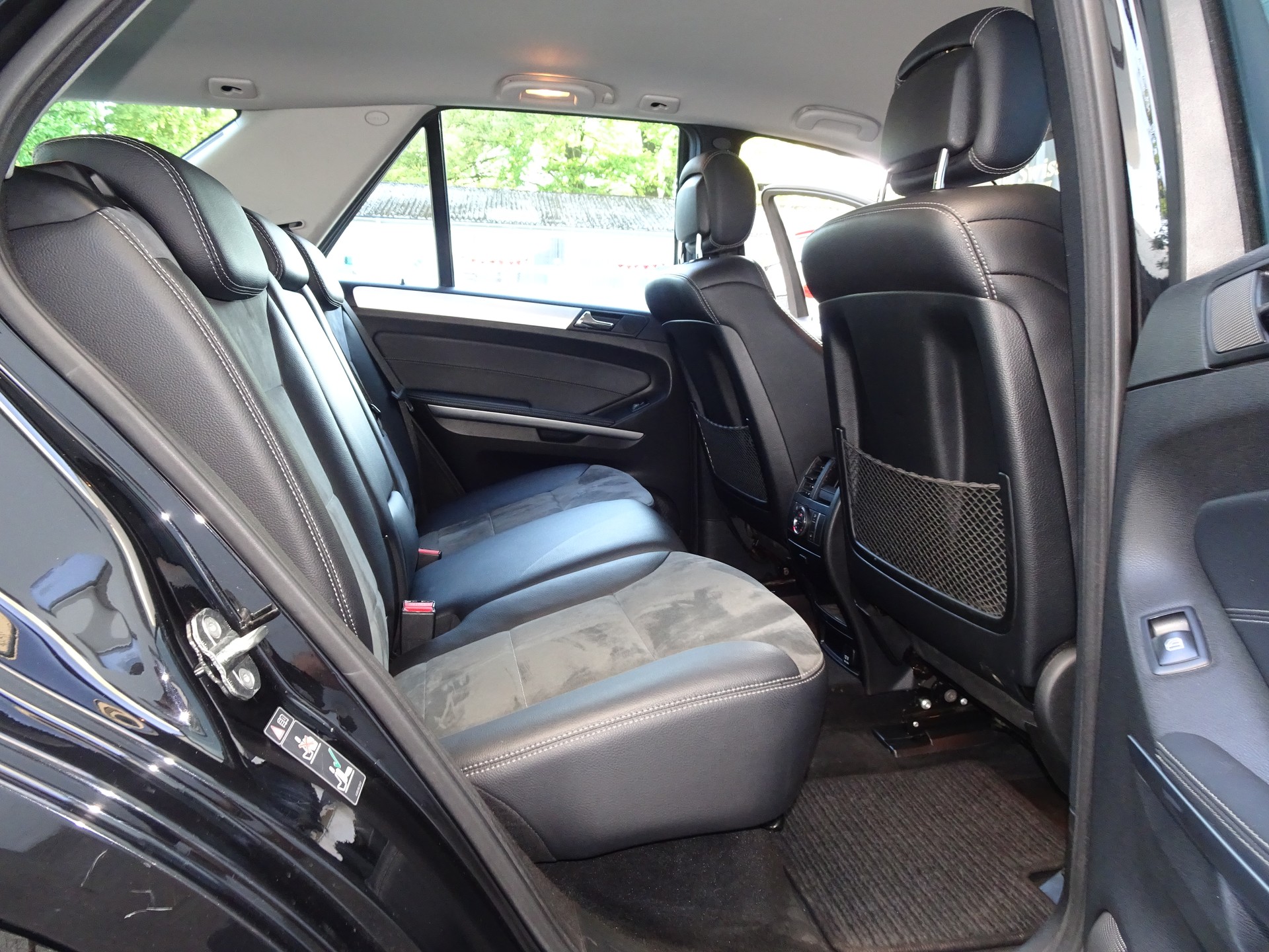 MERCEDES-BENZ ML 300 CDI Blue Efficiency 4Matic 7G-Tronic-image-10