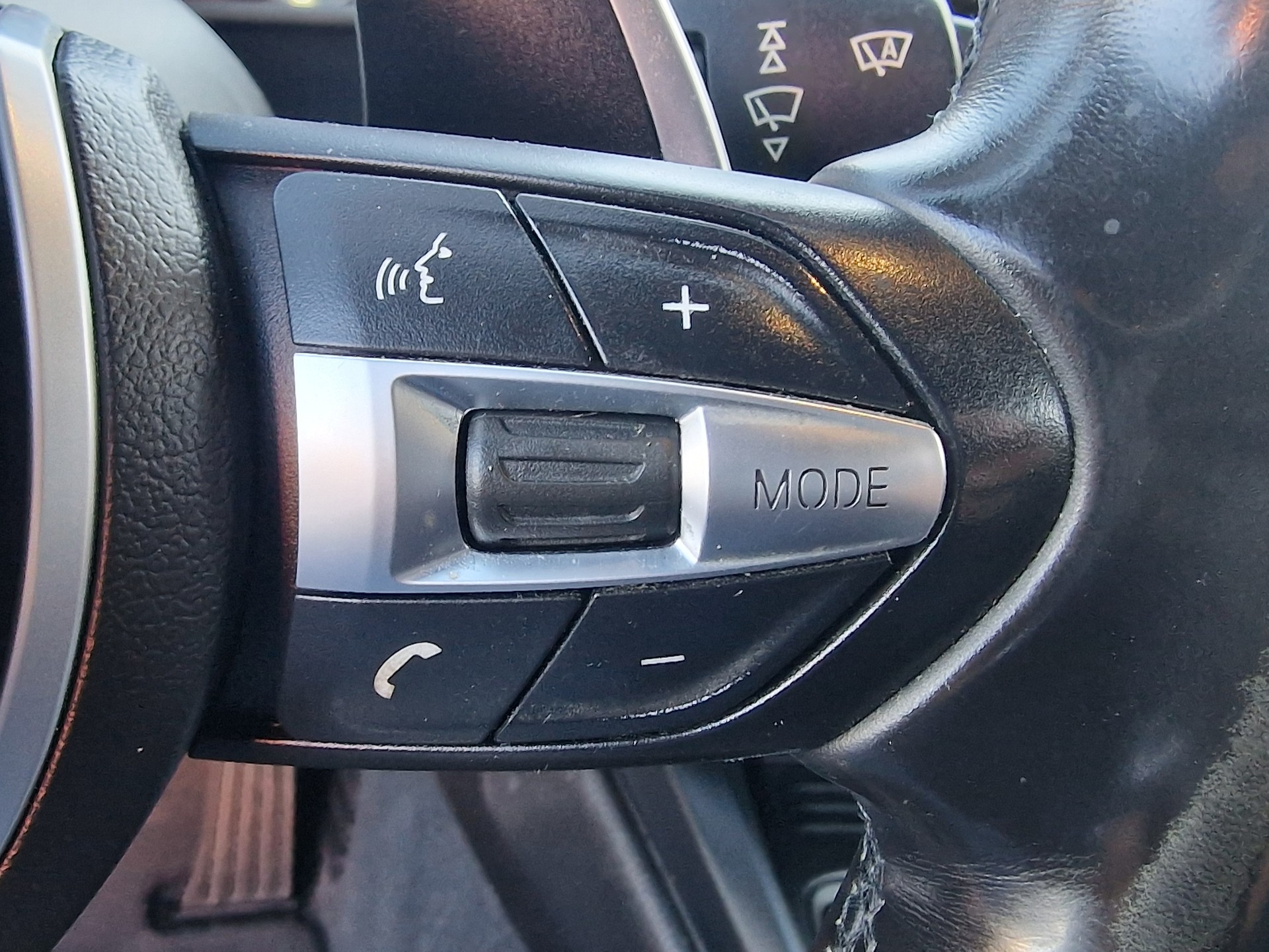 BMW M135i xDrive Steptronic-image-24