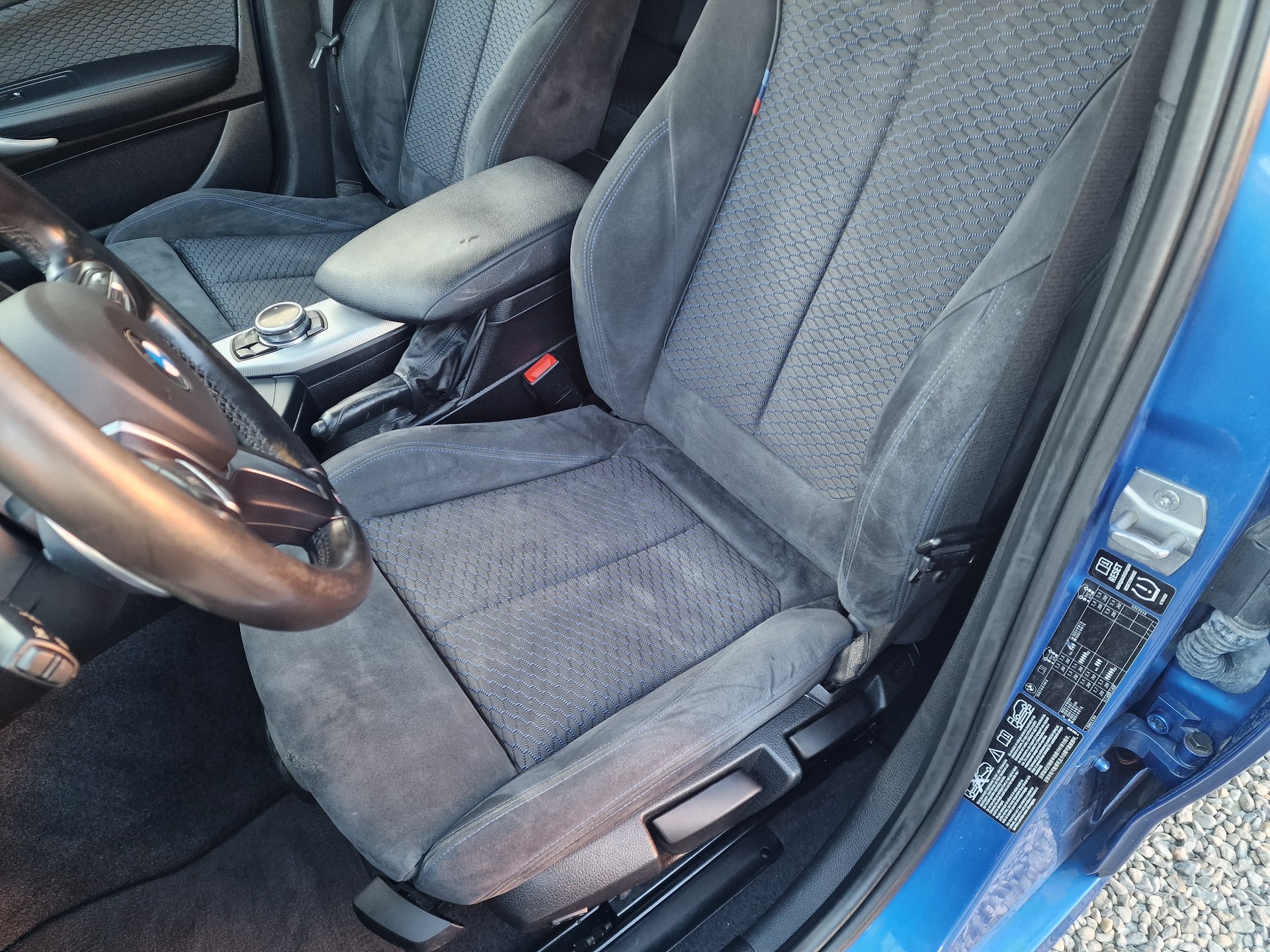 BMW M135i xDrive Steptronic-image-9
