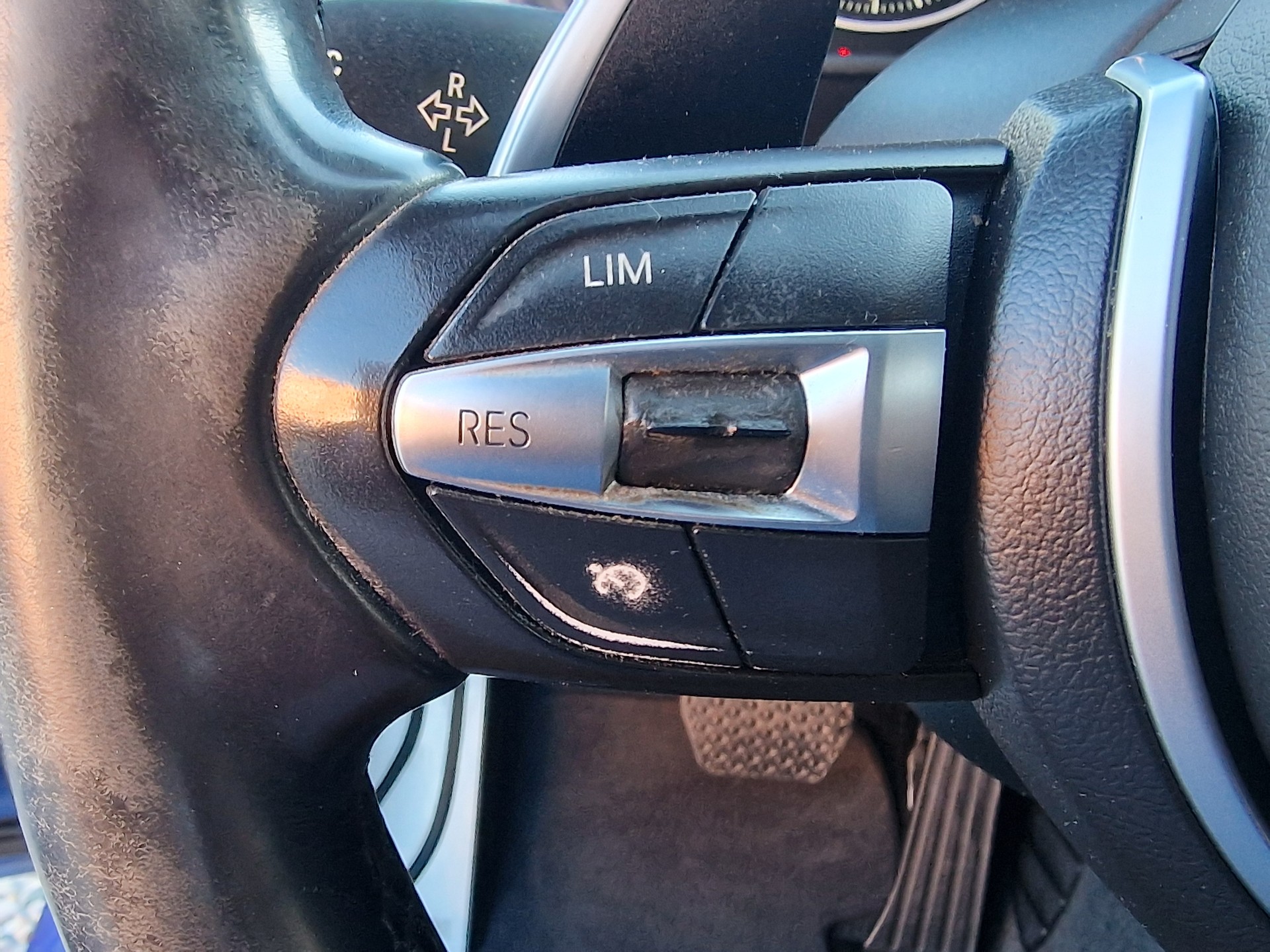 BMW M135i xDrive Steptronic-image-23