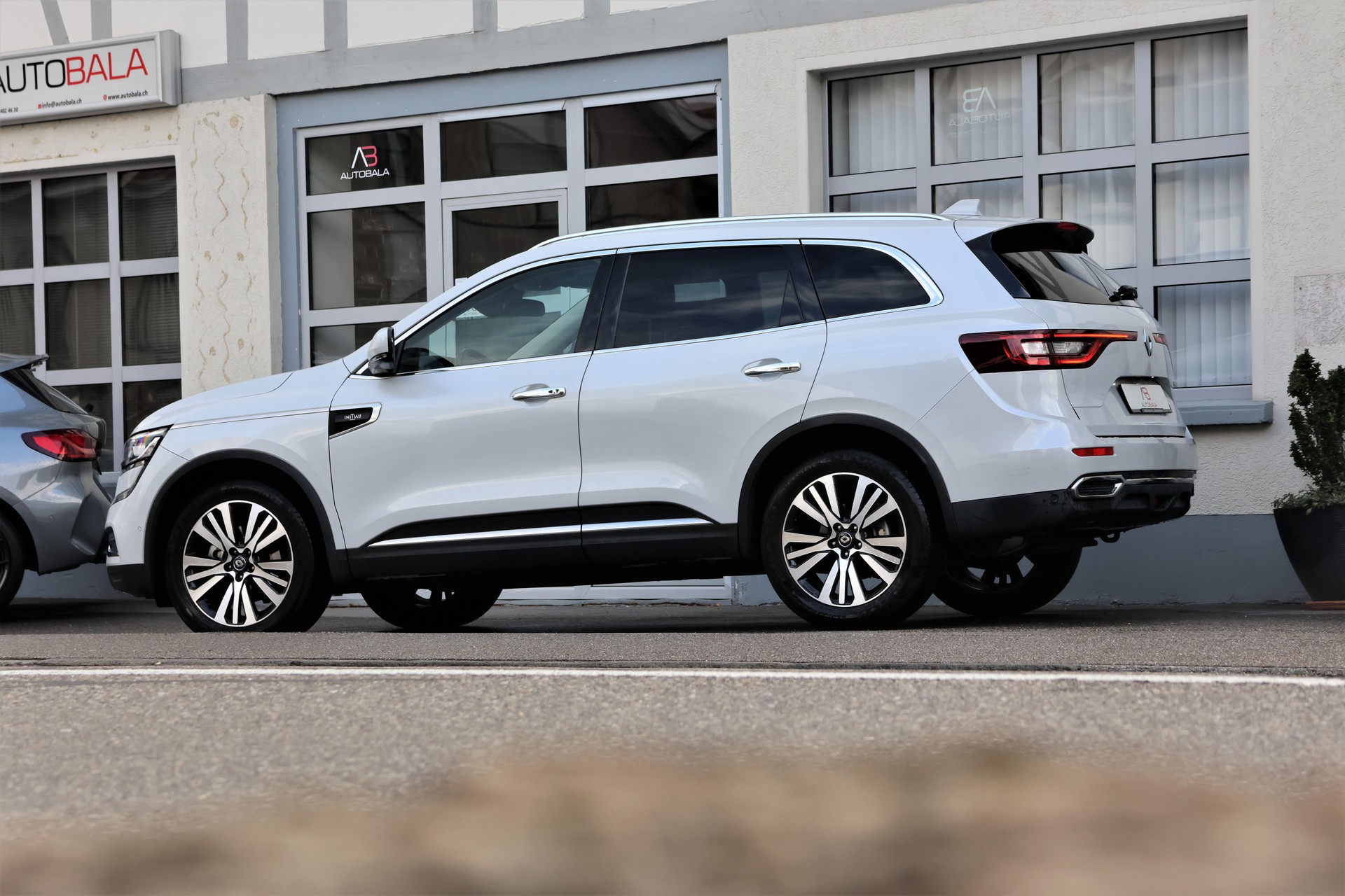 RENAULT Koleos 2.0 dCi Initial Paris 4x4 Xtronic CVT (CH)-showroom-element-3