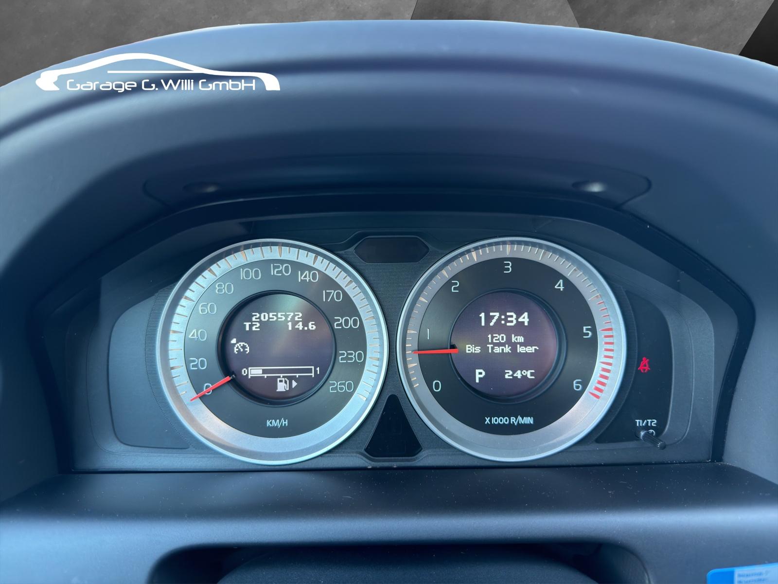 VOLVO XC60 D4 AWD Momentum Geartronic-image-10