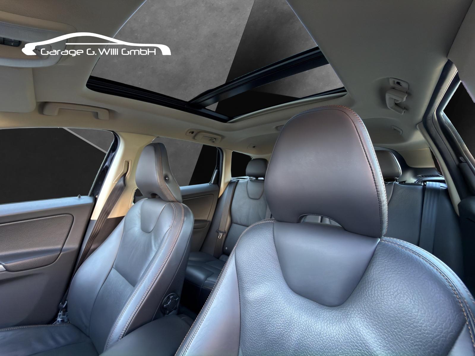 VOLVO XC60 D4 AWD Momentum Geartronic-image-18