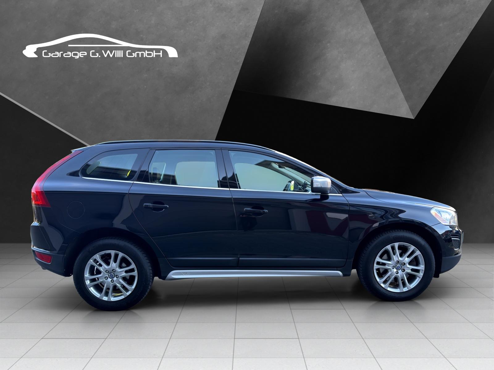 VOLVO XC60 D4 AWD Momentum Geartronic-showroom-element-3